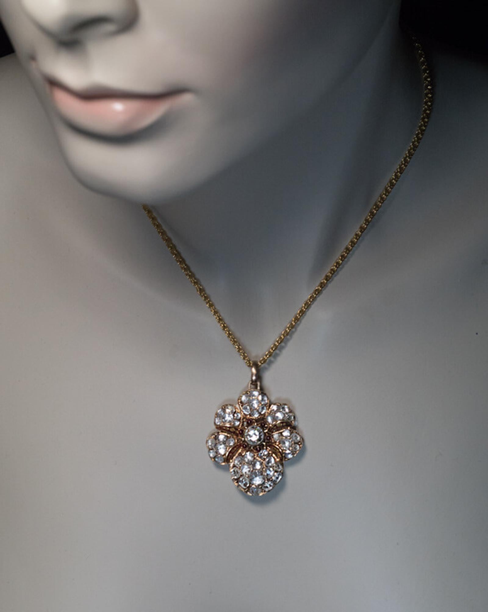 Victorien Pendentif ancien de l'époque victorienne en or avec diamant taille rose de 7 carats en vente