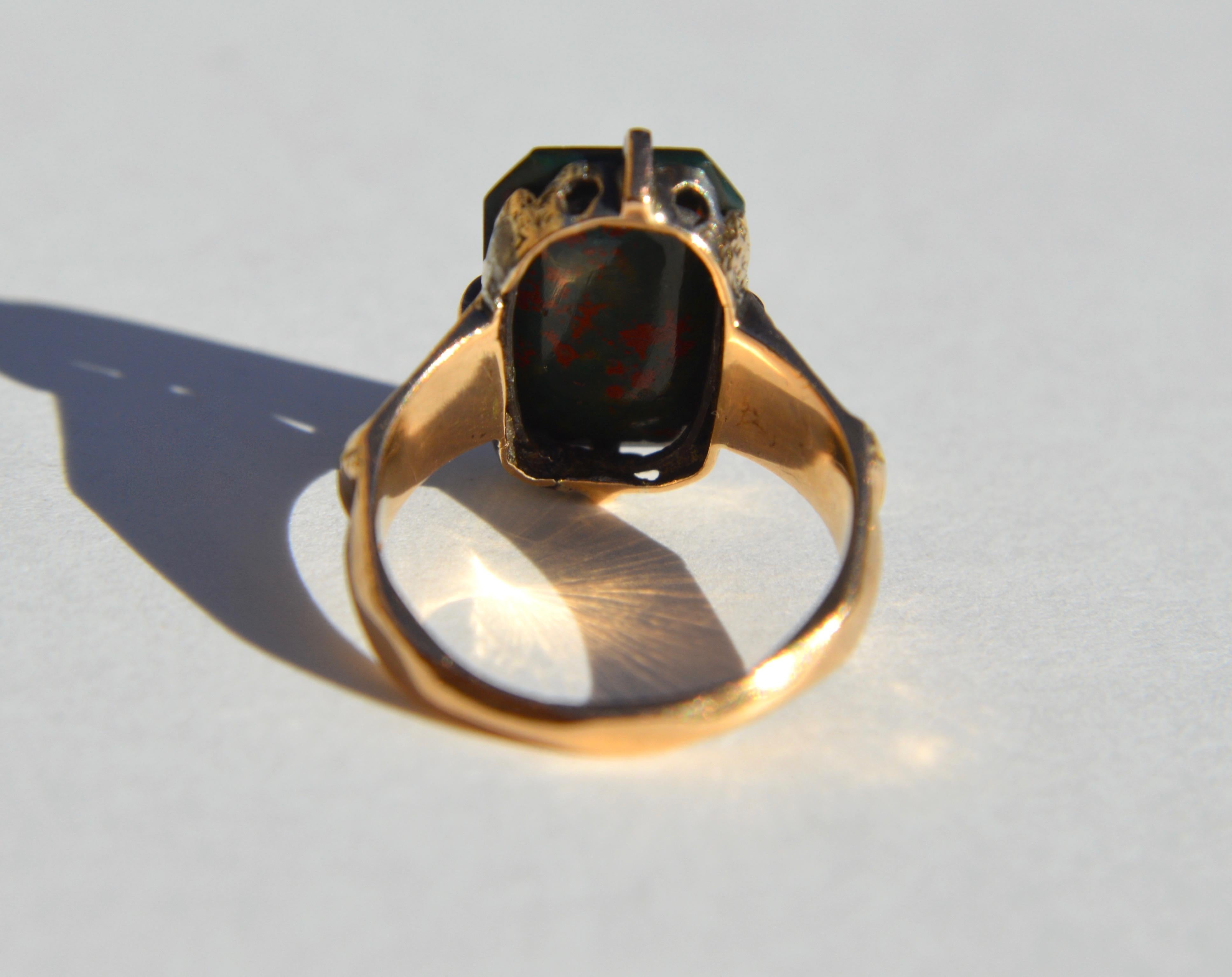 Victorian Era Antique Bloodstone 14 Karat Gold Rectangle Signet Ring In Good Condition In Crownsville, MD
