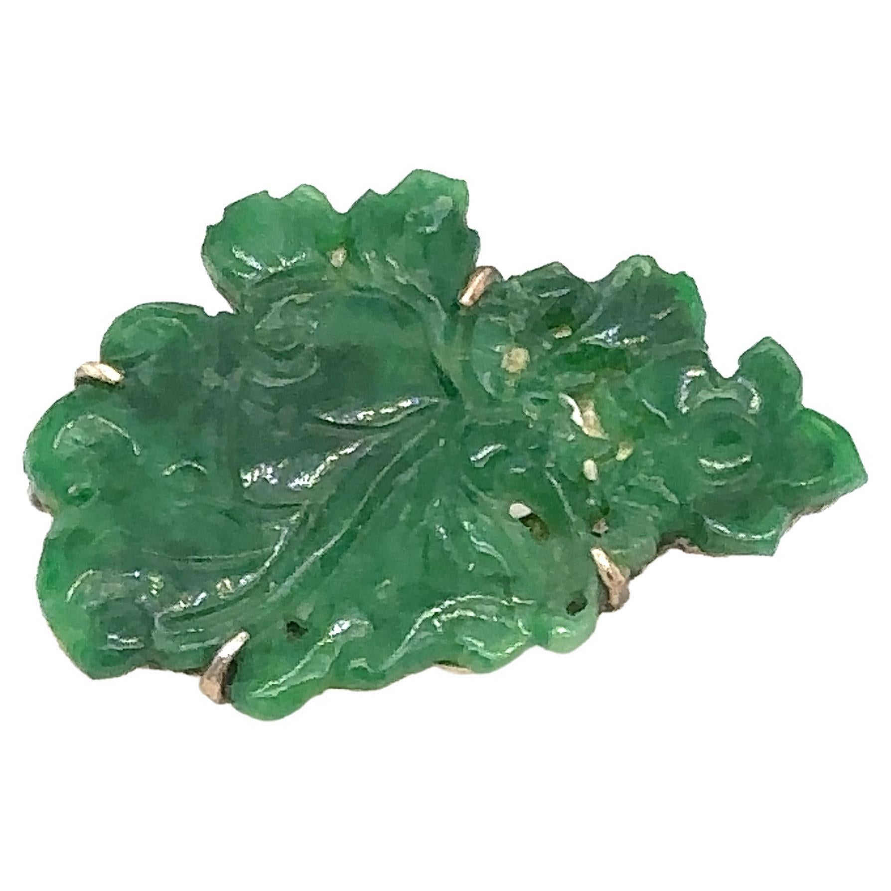 Victorian Era Asian Carved Green Jade Brooch in 14 Karat Gold For Sale