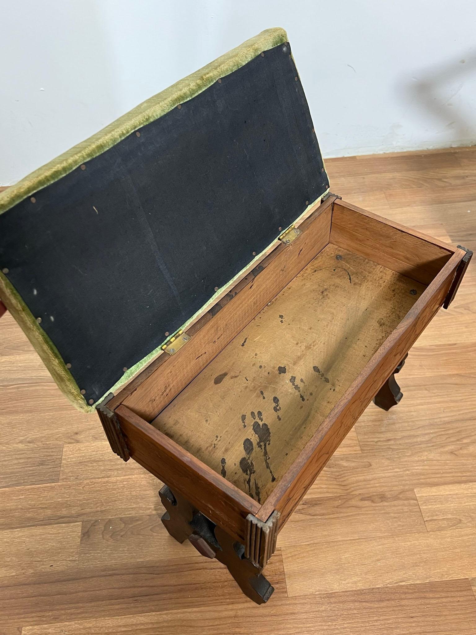 Viktorianischer Kampagnenstuhl mit Ottomane mit Deckel, um 1890 im Angebot 10