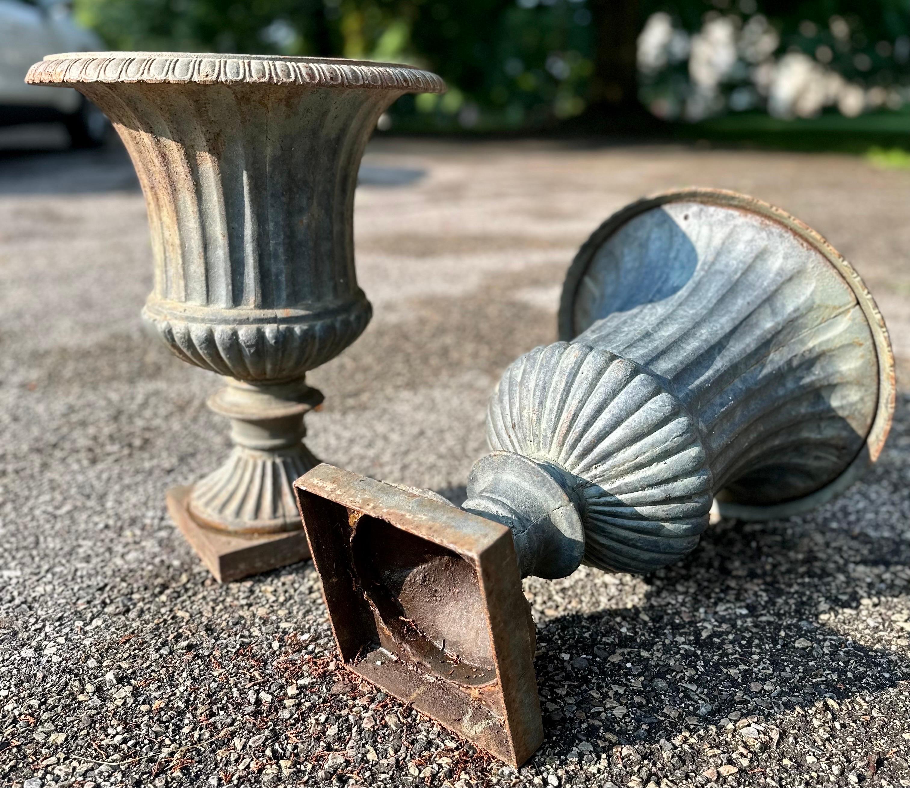 American Classical Victorian era cast iron garden urns For Sale