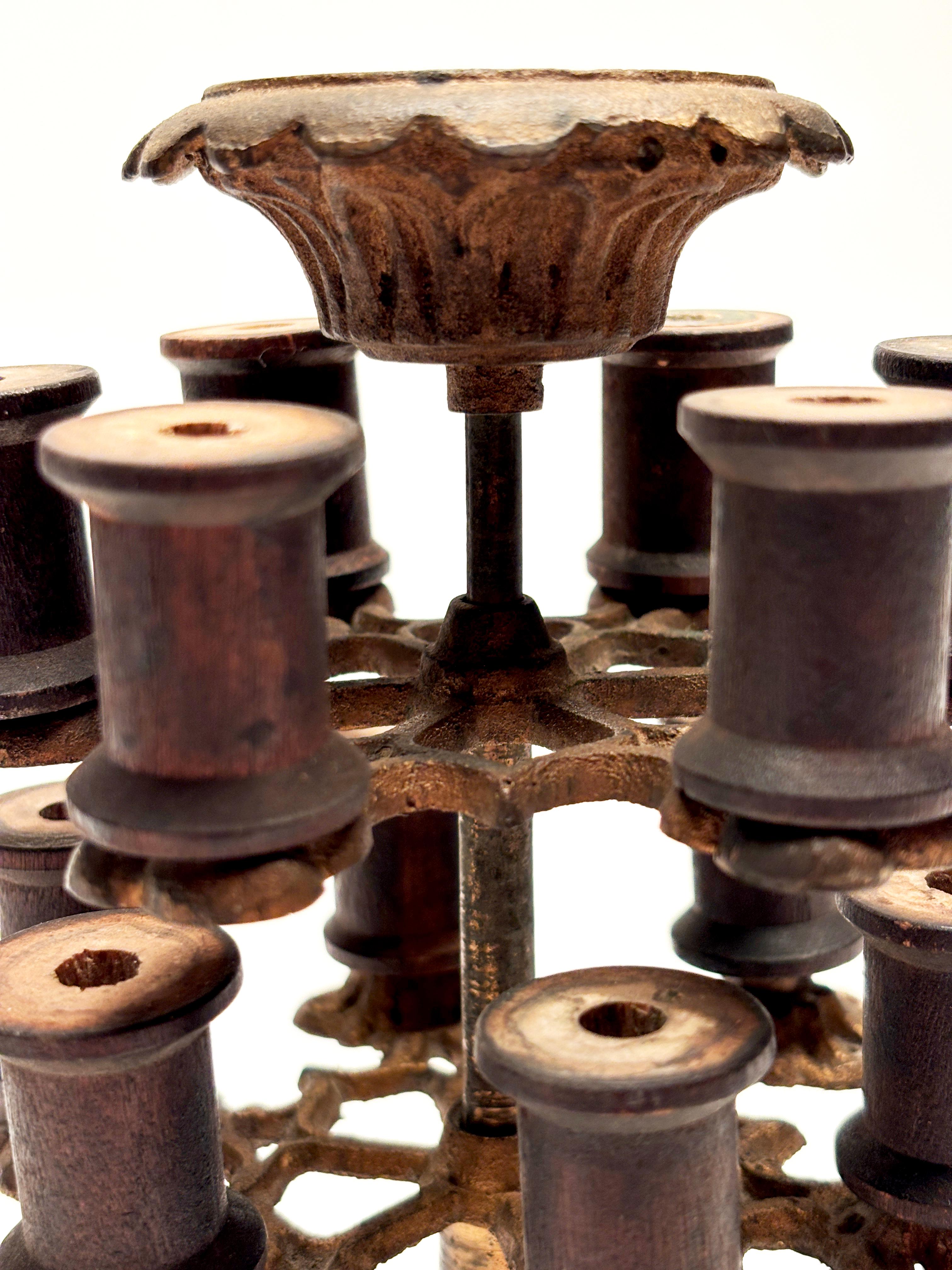 Victorian Era Cast Metal Brass Thread Tree with 12 Spool Holders (Viktorianisch) im Angebot