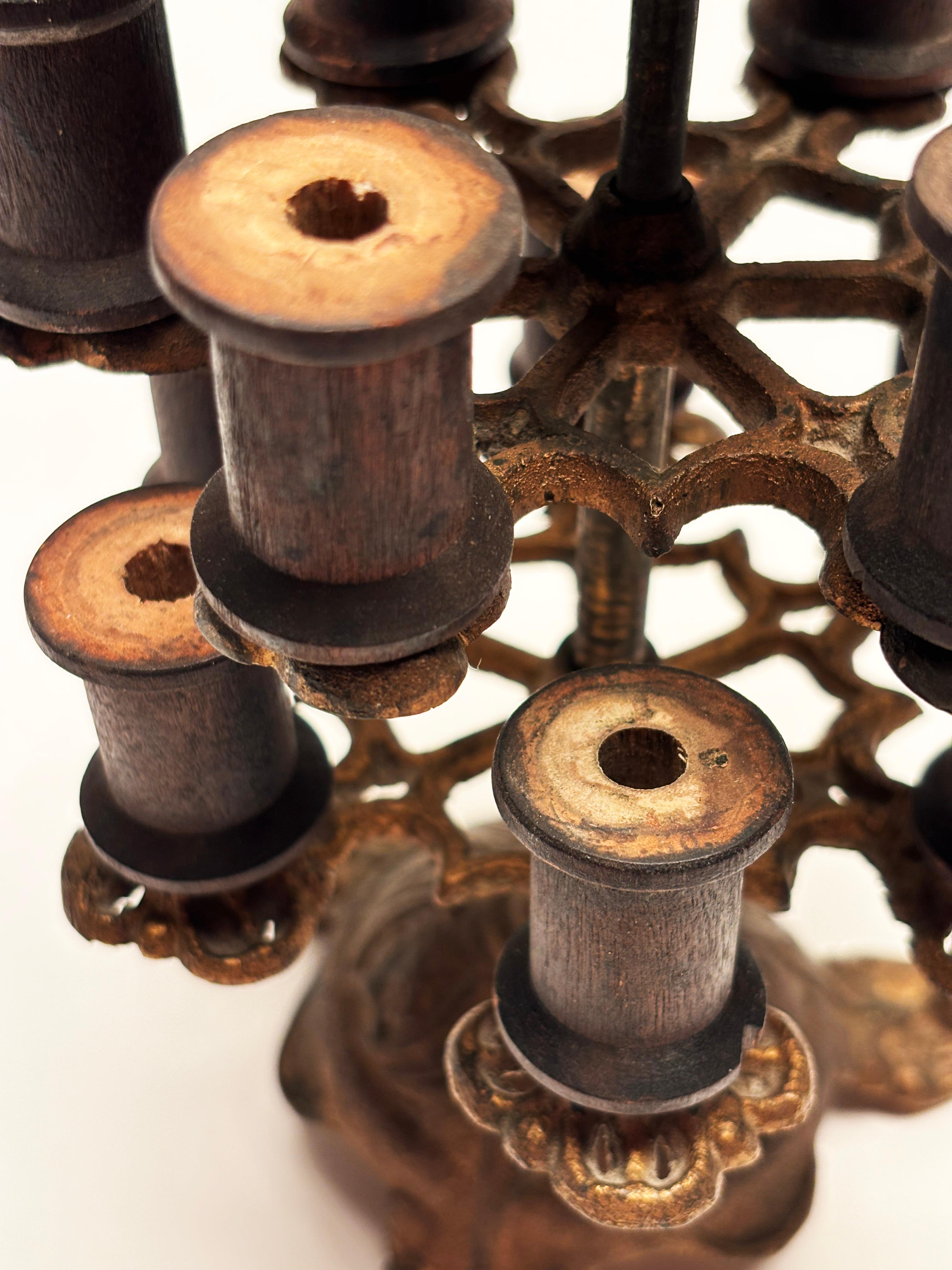 Victorian Era Cast Metal Brass Thread Tree with 12 Spool Holders im Angebot 1