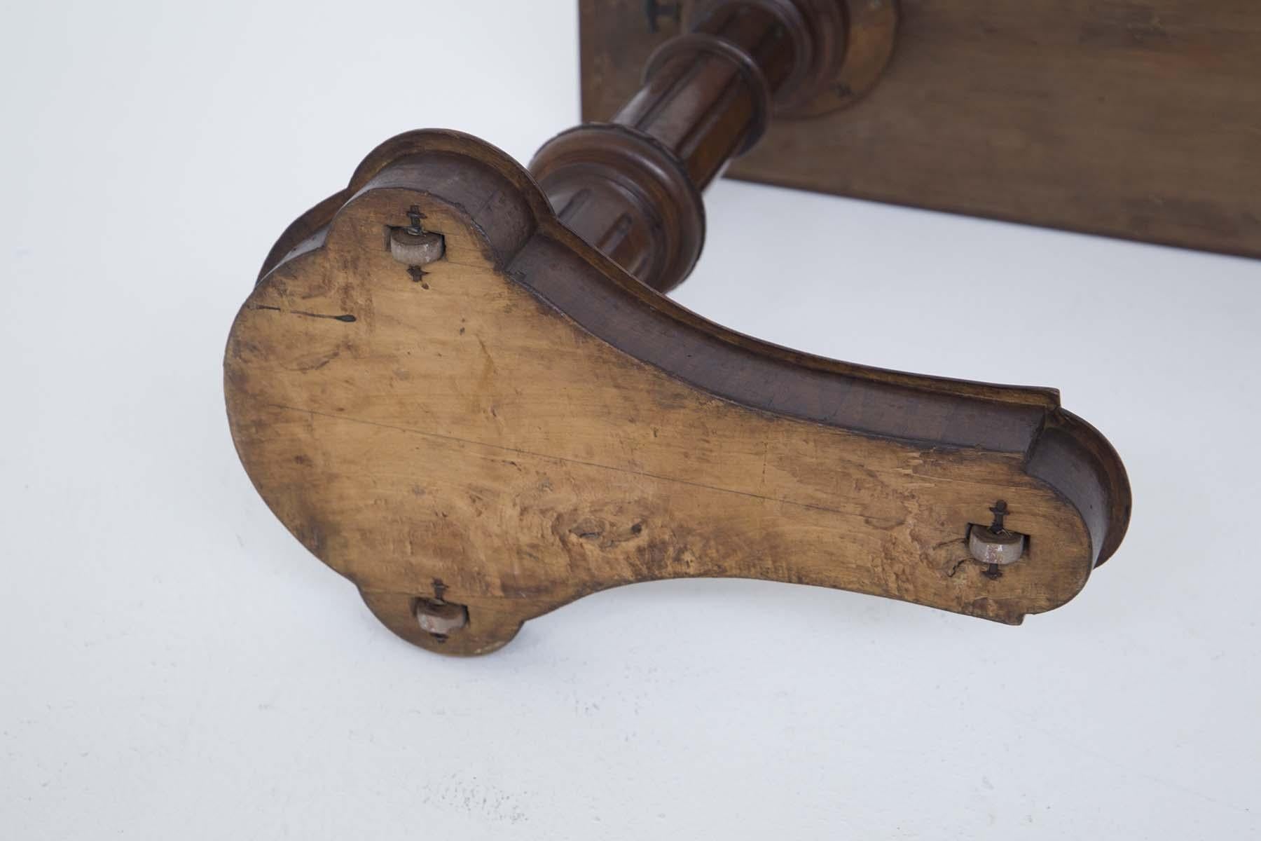 Victorian Era English Adjustable Serving Table in Wood 1