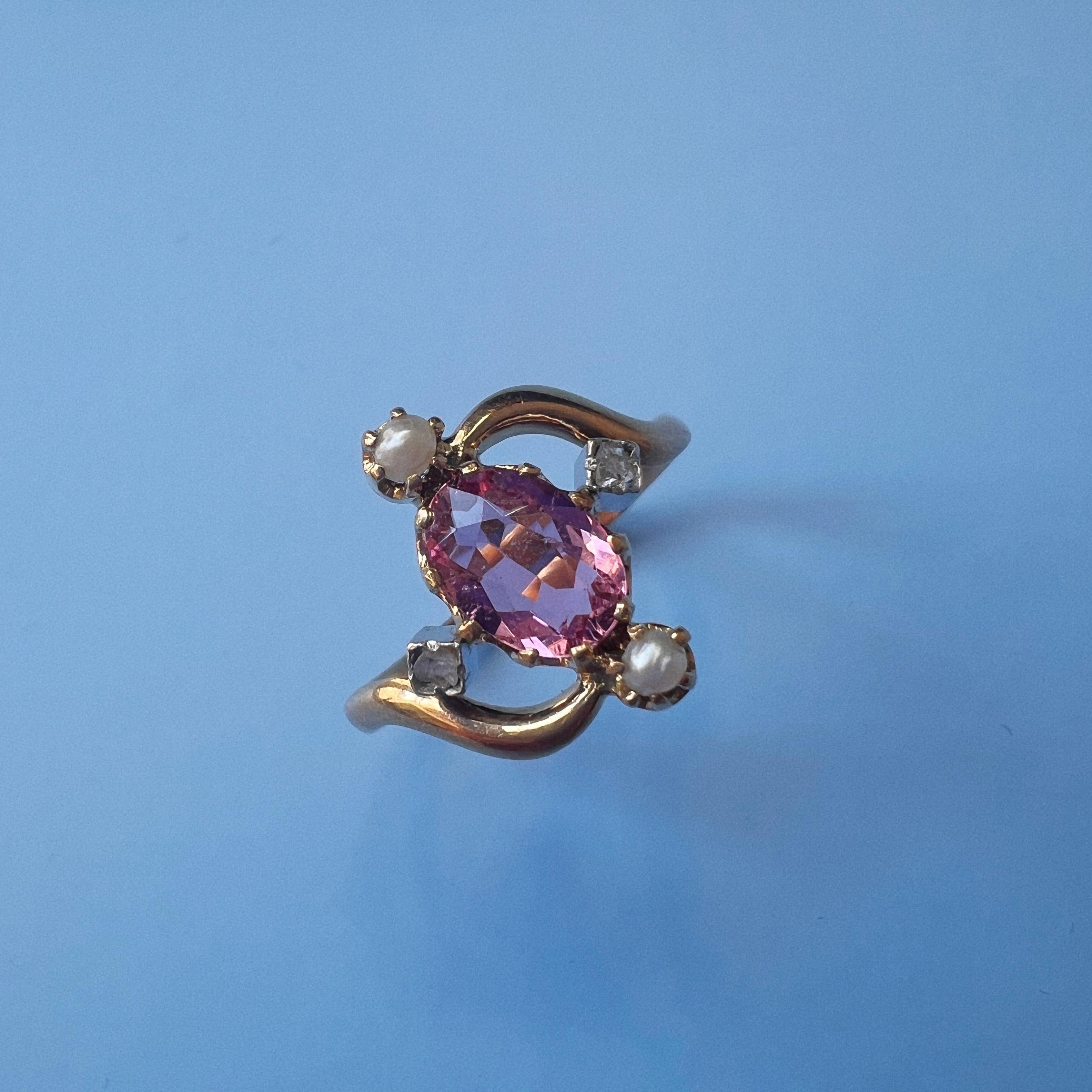 Victorian era French work 18K gold pink tourmaline diamond ring In Good Condition In Versailles, FR