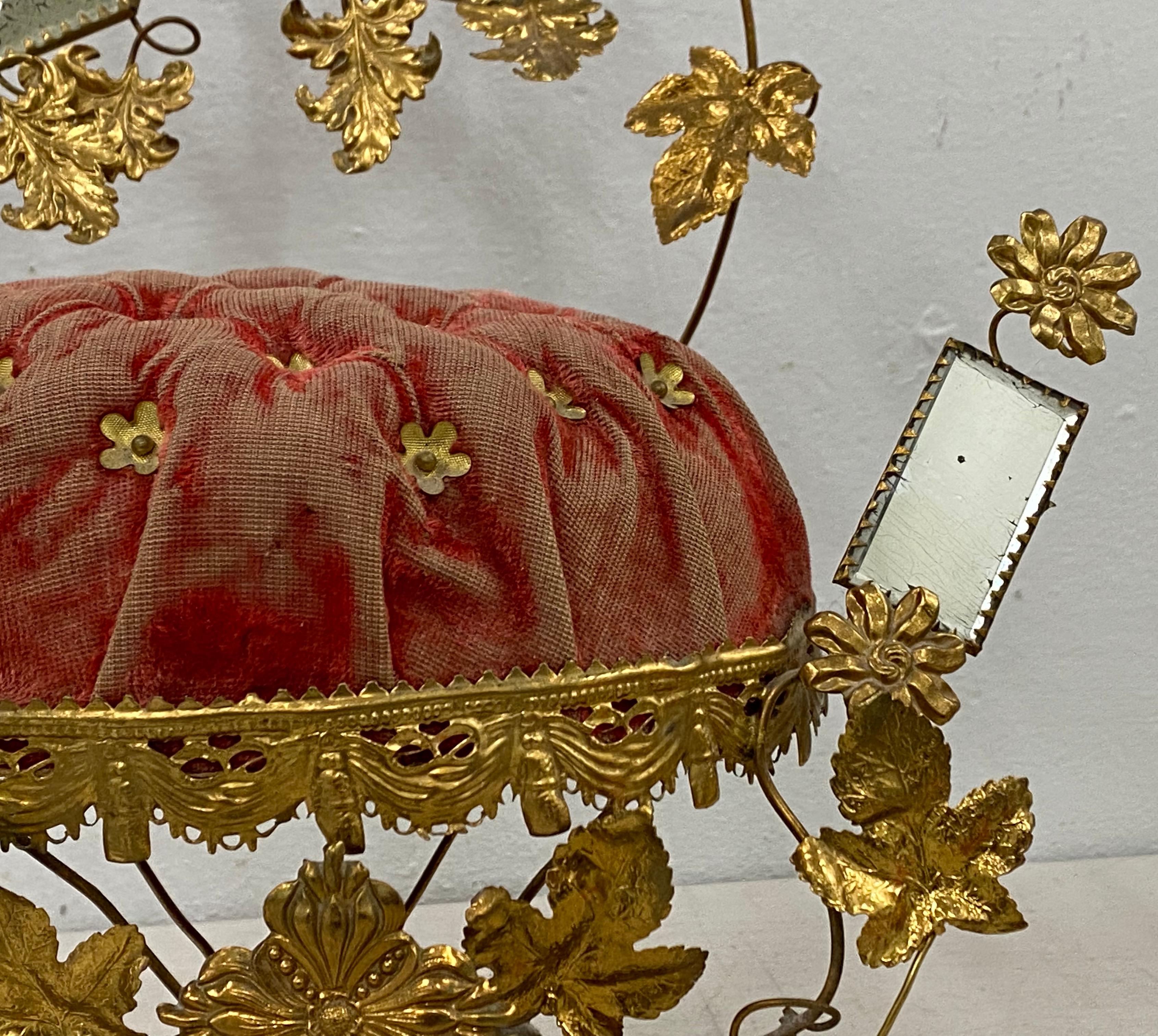 Fatto a mano Cuscino da sposa in metallo dorato di epoca vittoriana, 1900 ca. in vendita