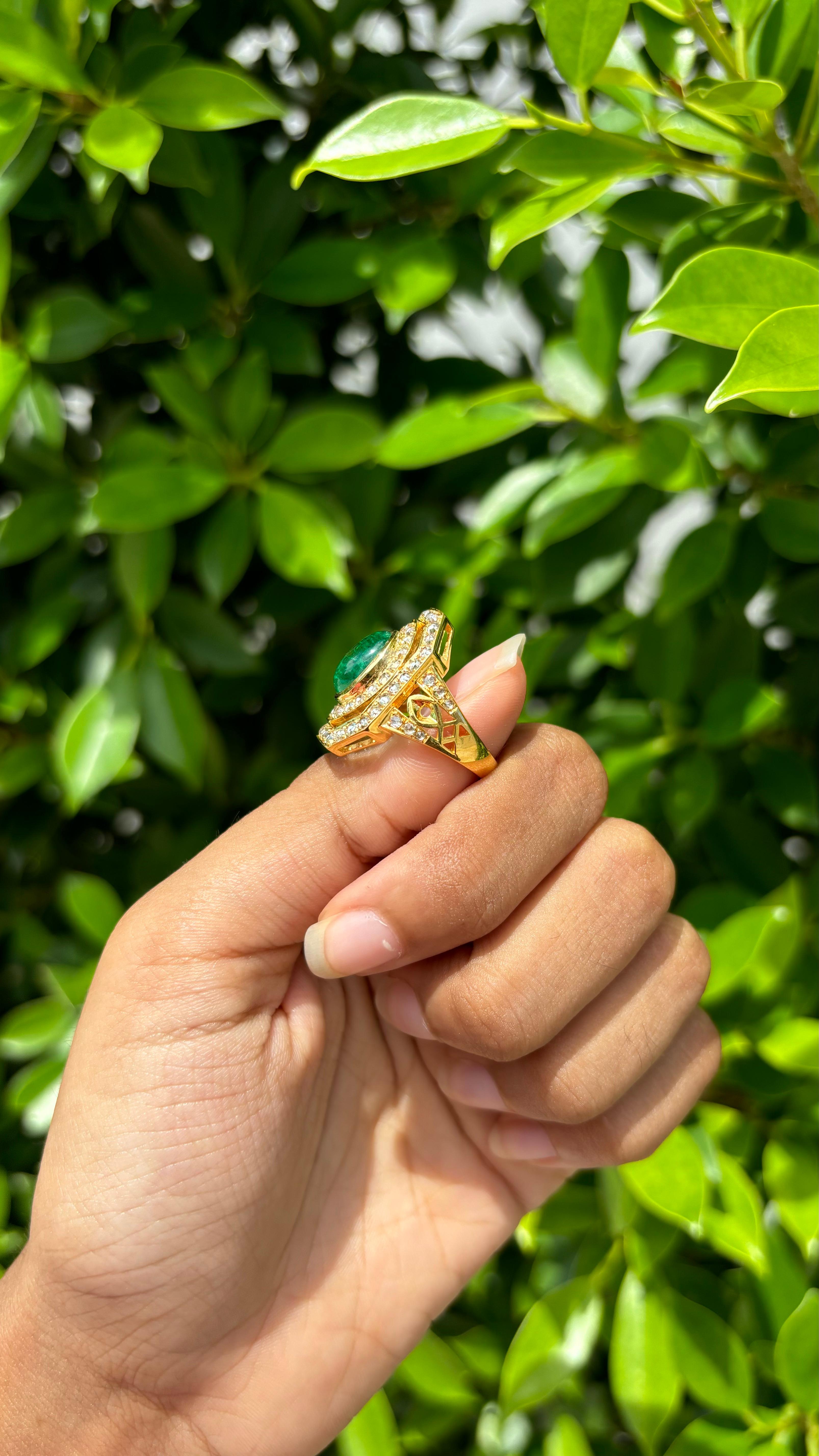 Victorian Era inspired 2.70ct Cabochon Emerald & Rose-cut Diamonds 18K Gold Ring For Sale 2