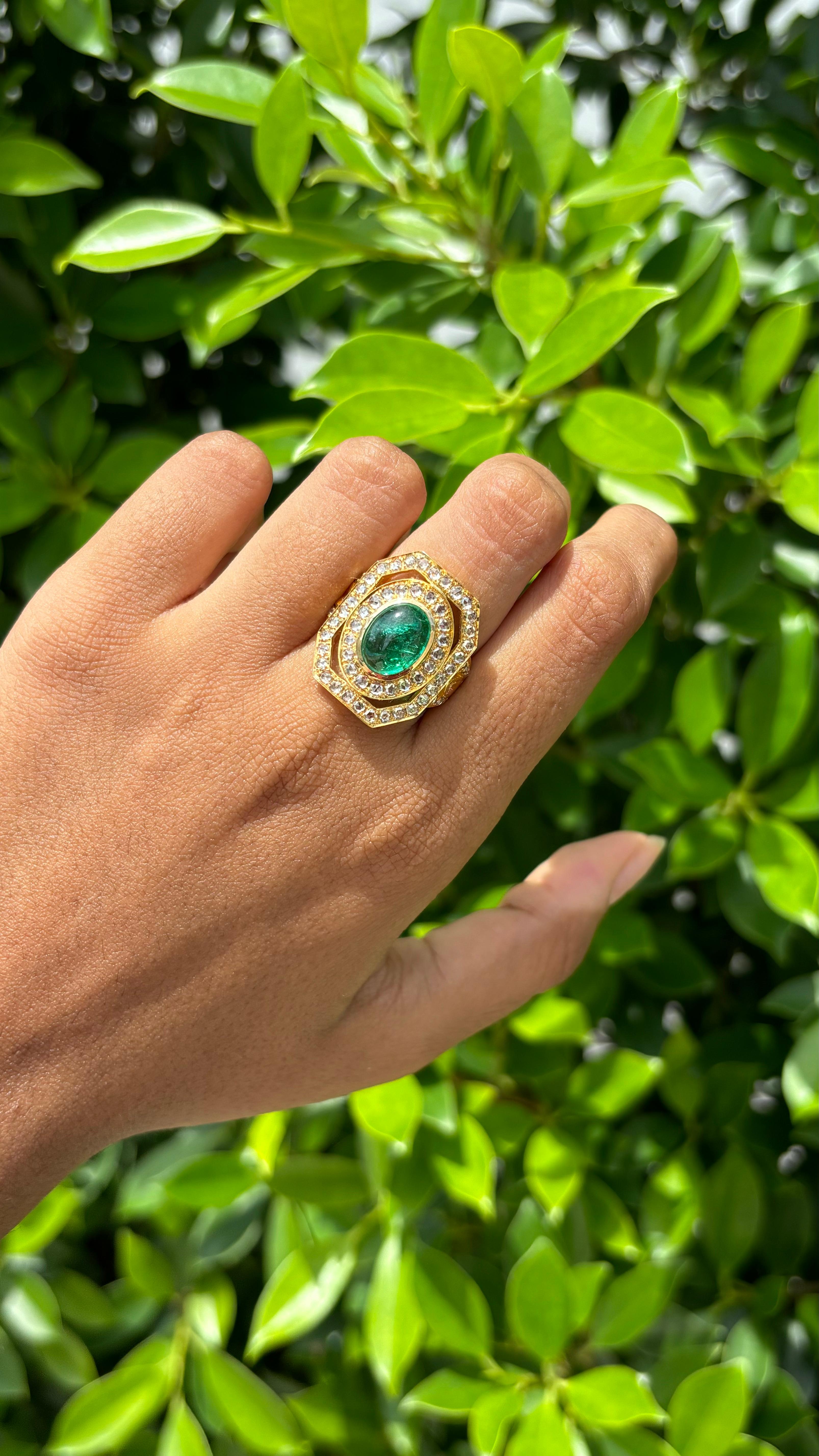 Victorian Era inspired 2.70ct Cabochon Emerald & Rose-cut Diamonds 18K Gold Ring For Sale 3
