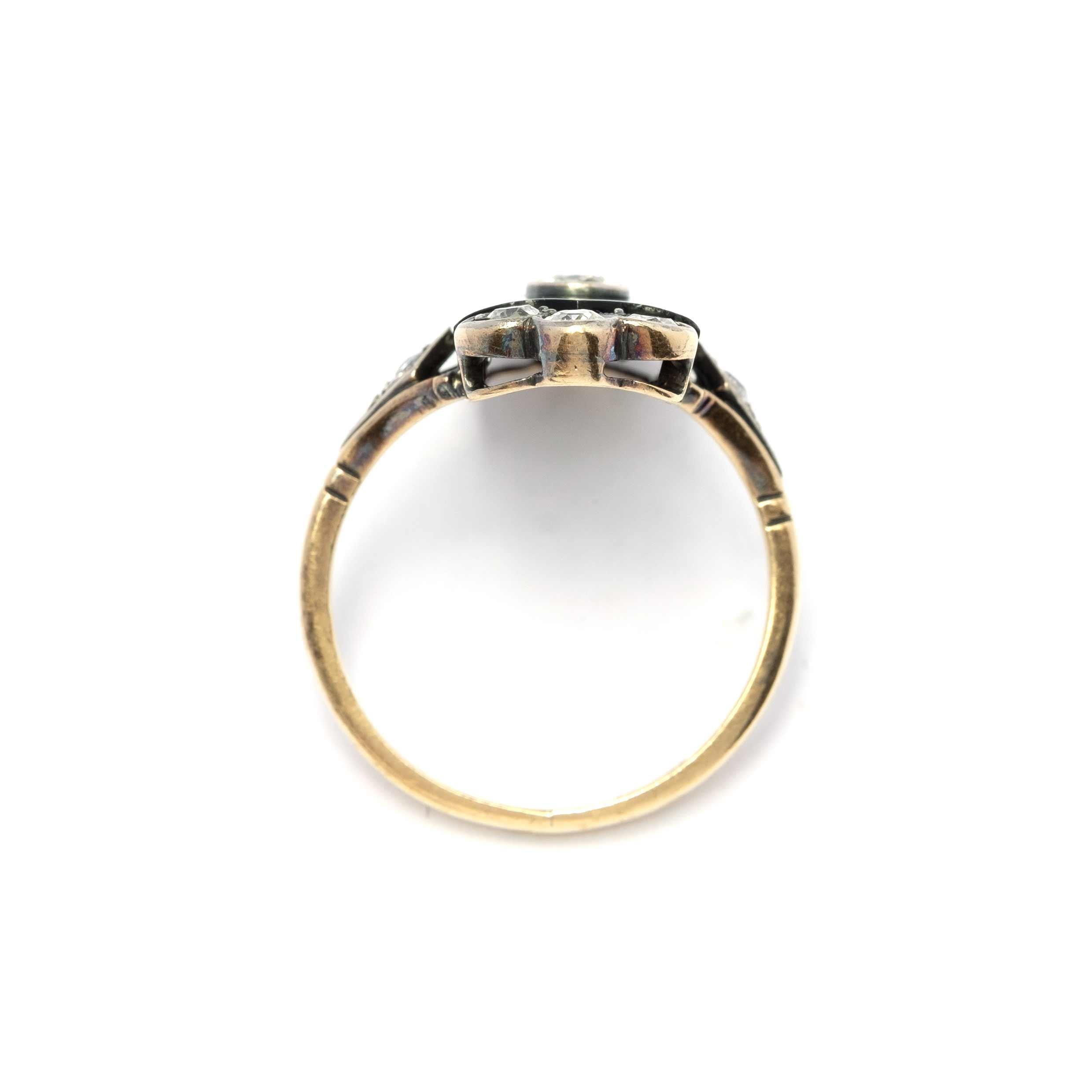 Victorian era onyx and diamond ring In Good Condition For Sale In Milano, MI