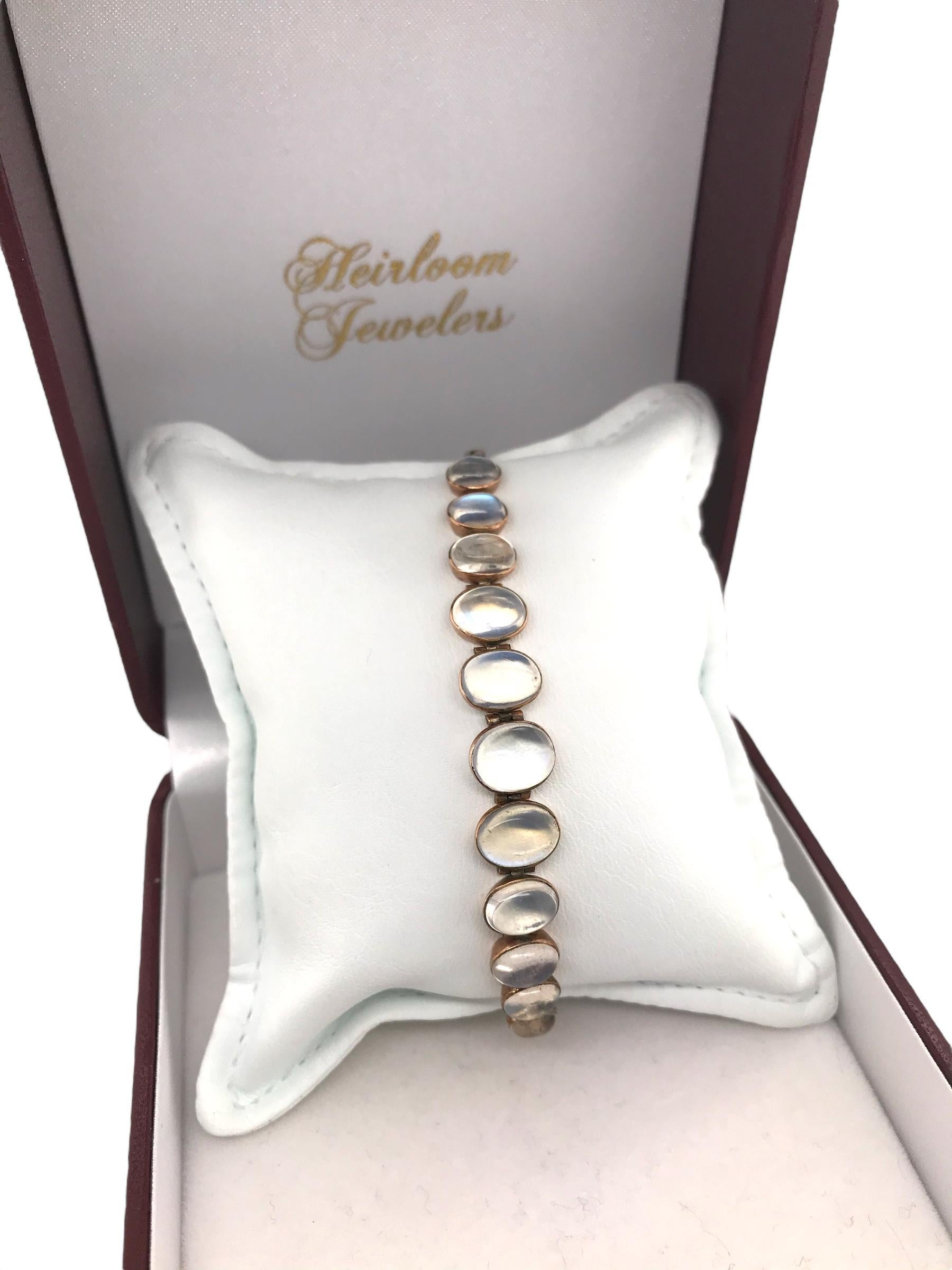 Pulsera de oro rosa de la época victoriana con piedra de luna en venta 1