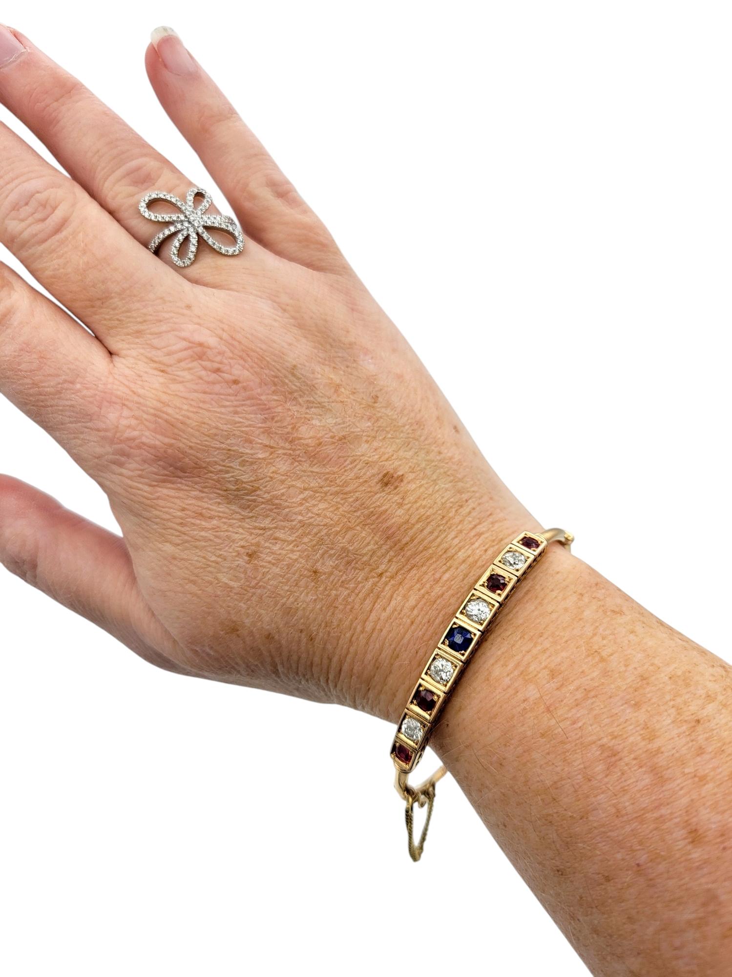 Bracelet jonc de l'époque victorienne en or rose 14 carats avec rubis, saphirs et diamants en vente 4