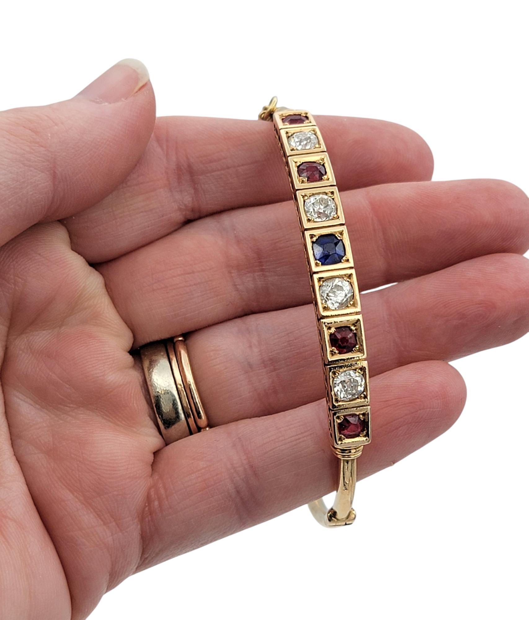 Bracelet jonc de l'époque victorienne en or rose 14 carats avec rubis, saphirs et diamants en vente 3