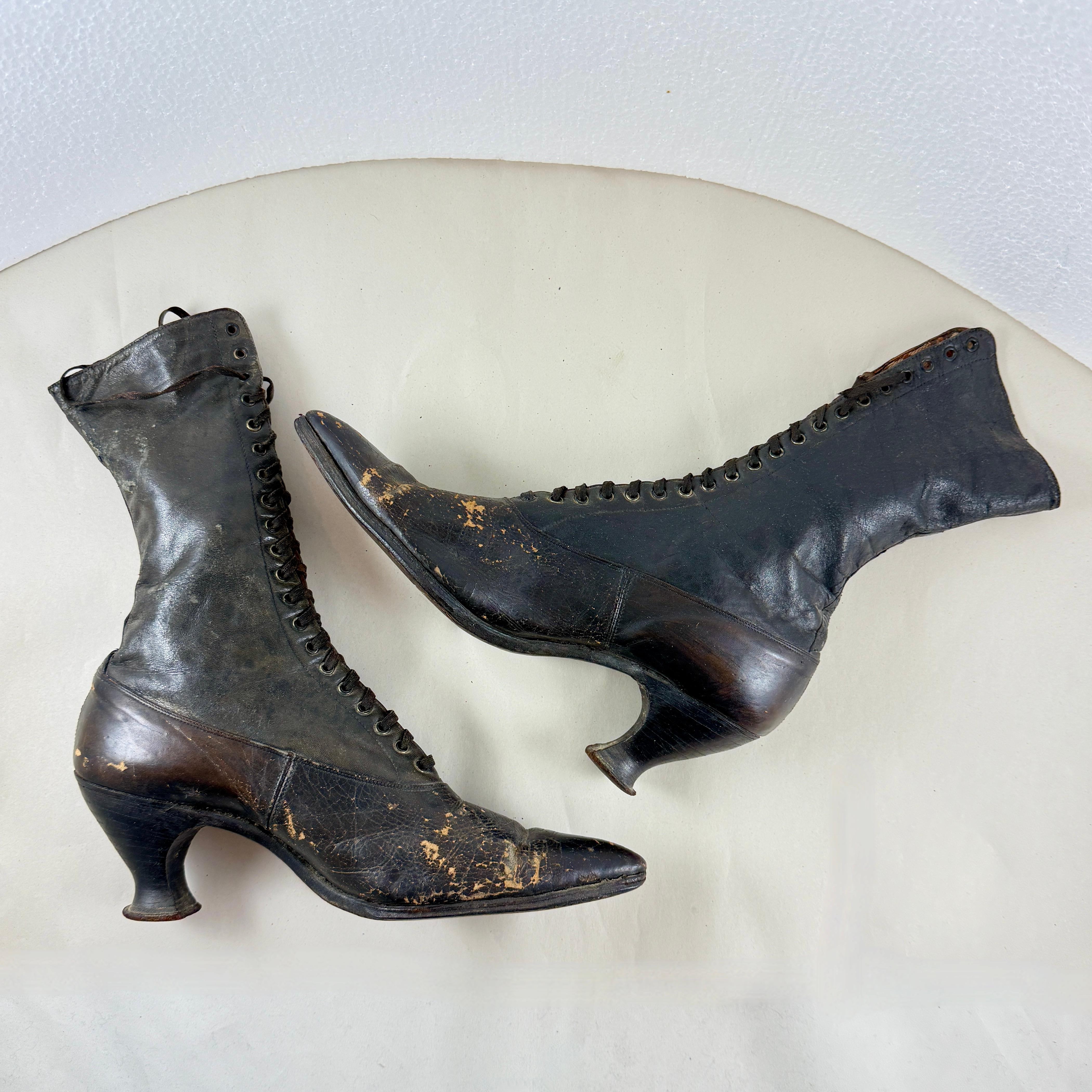 Stivali in pelle con lacci da donna di epoca vittoriana in vendita 4