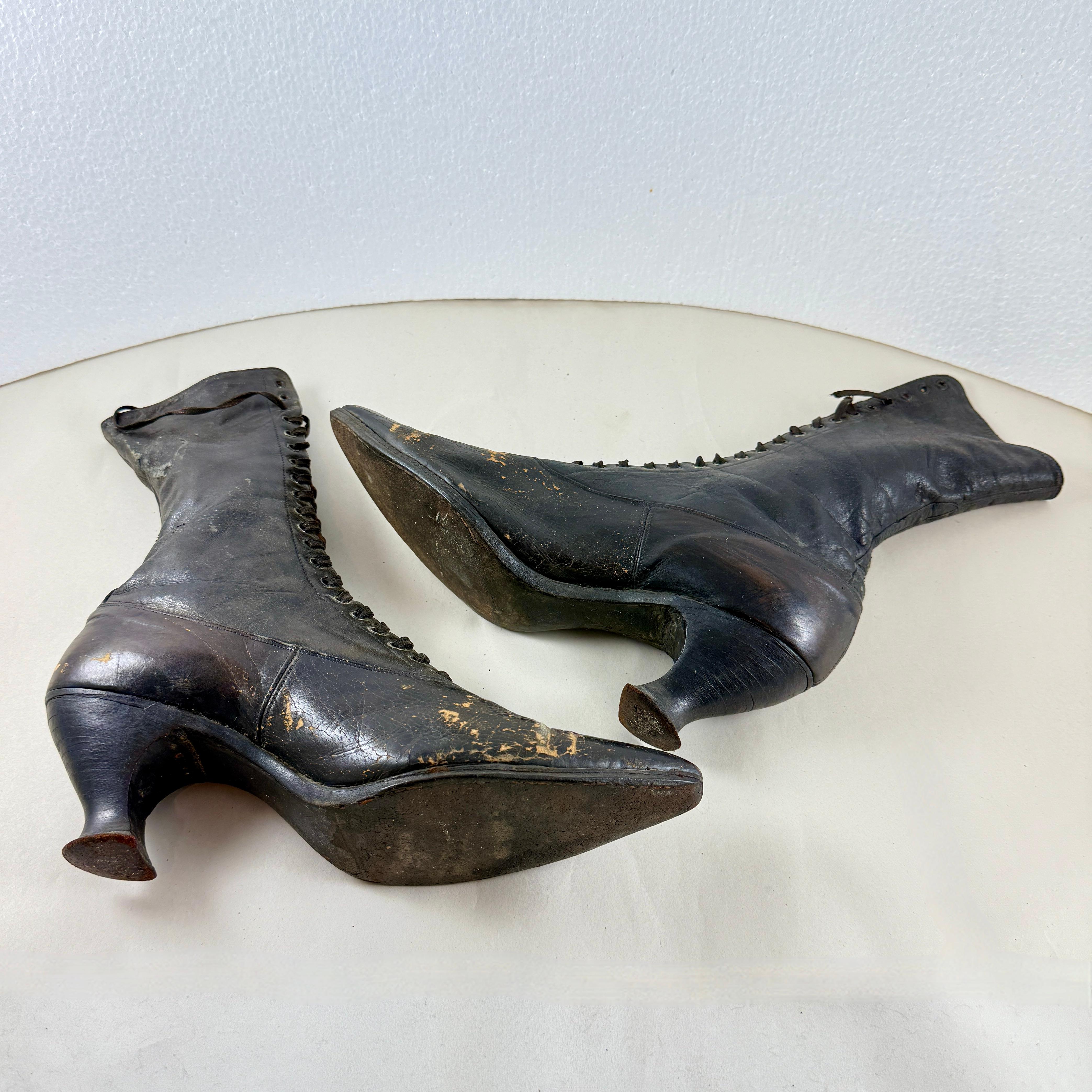 Stivali in pelle con lacci da donna di epoca vittoriana in vendita 5