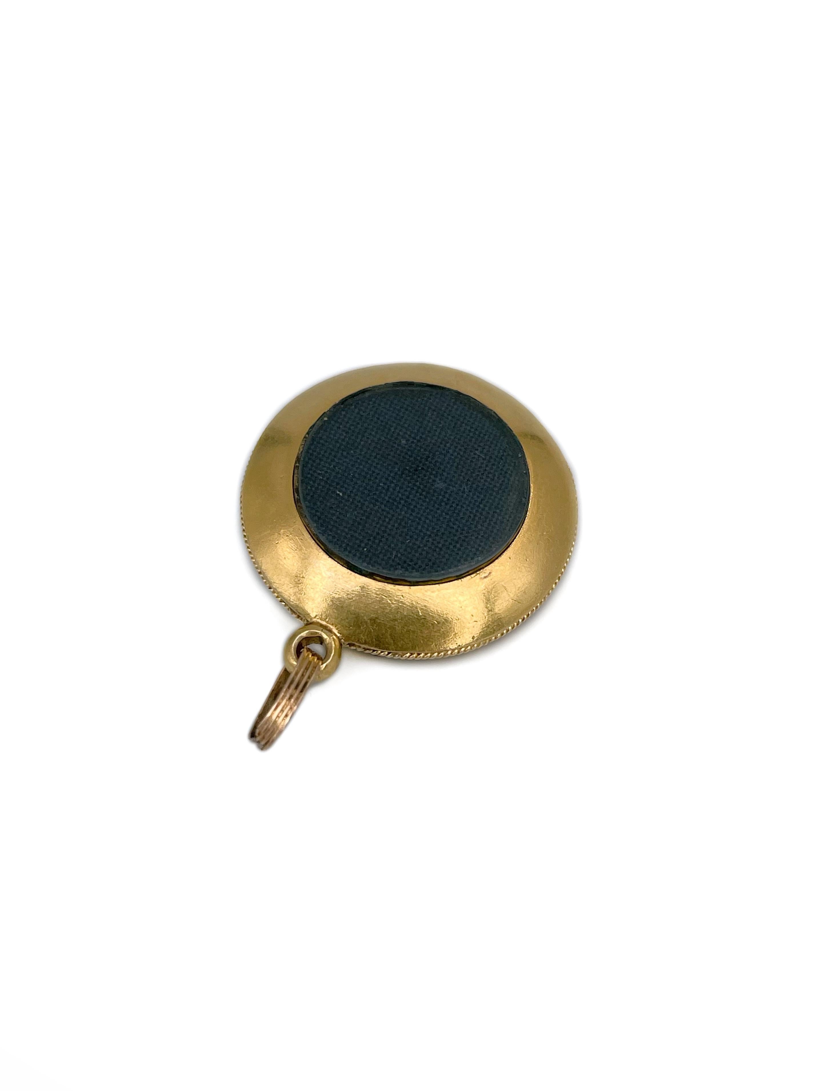 Pendentif étrusque victorien en or 14 carats, émail bleu et perles à motif d'étoiles Bon état - En vente à Vilnius, Vilniaus apskr.