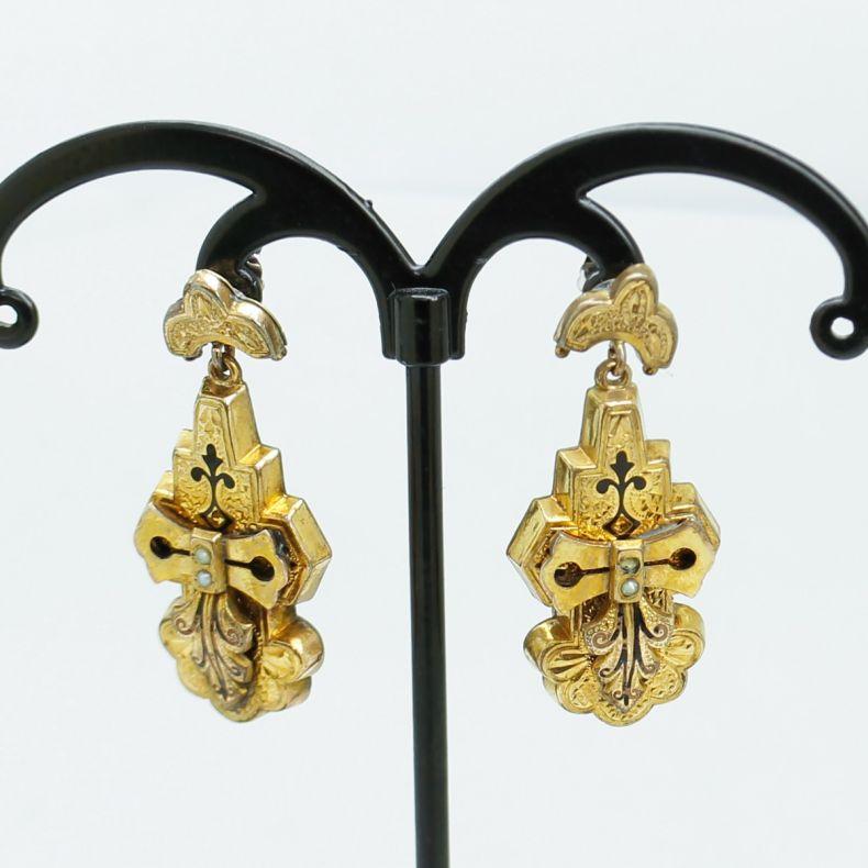 Round Cut Victorian Etruscan Earrings in Yellow Gold For Sale