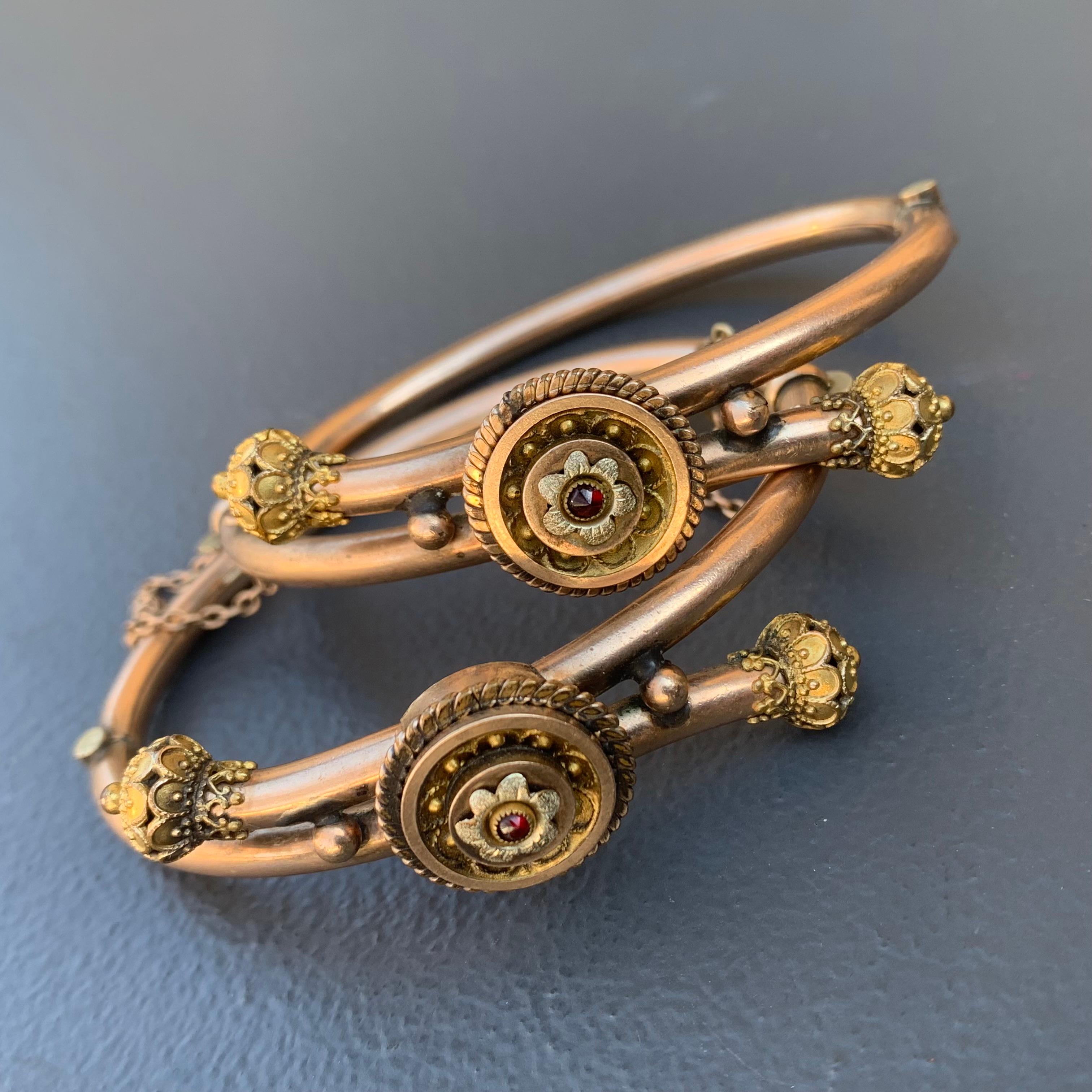 Victorien Le mariage victorien étrusque Rev en fil métallique rempli d'or  Ensemble de bracelets à bracelet en vente