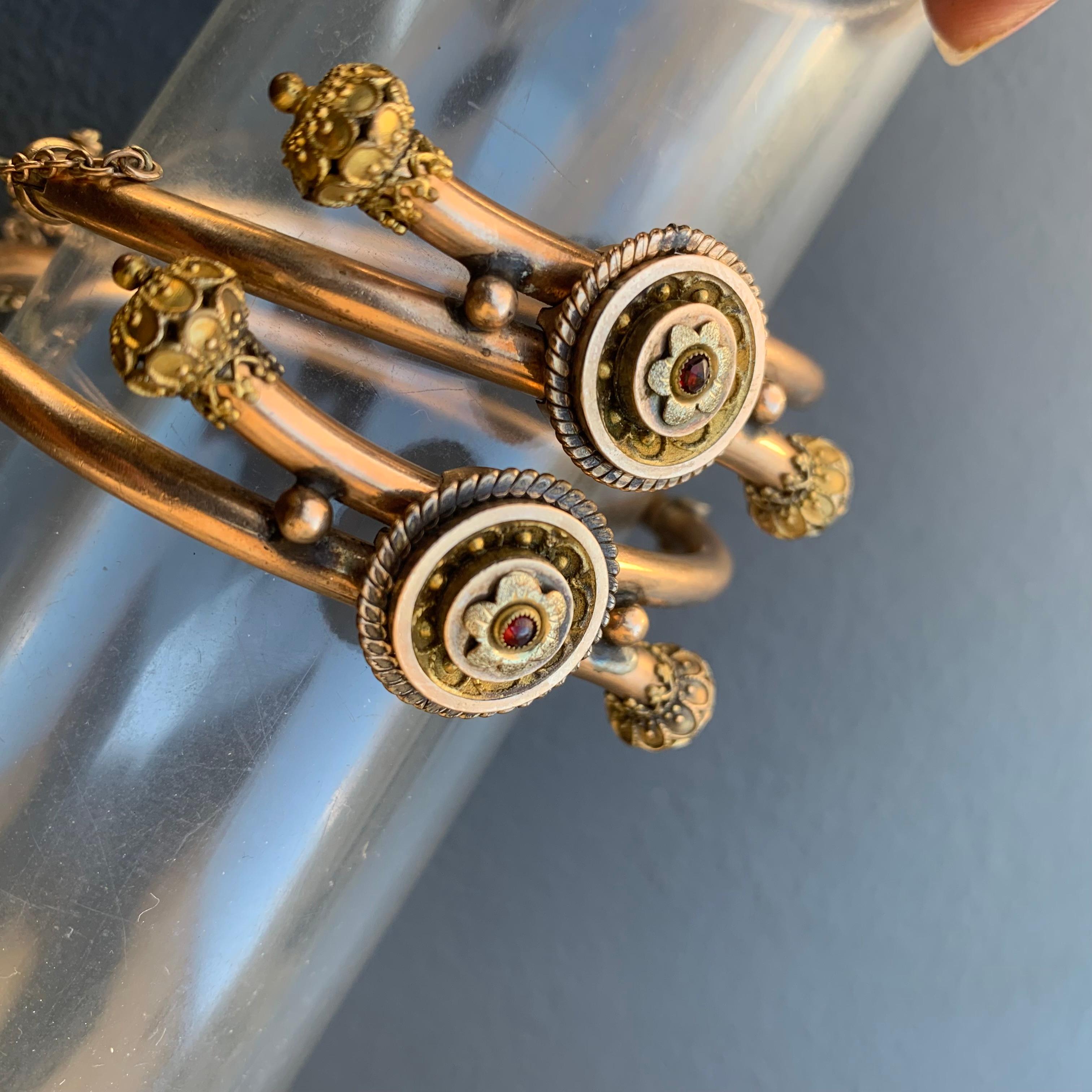 Le mariage victorien étrusque Rev en fil métallique rempli d'or  Ensemble de bracelets à bracelet Pour femmes en vente