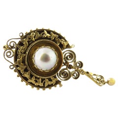Victorian Etruscan Revival 14 Karat Yellow Gold and Mabe Pearl Pin Pendant