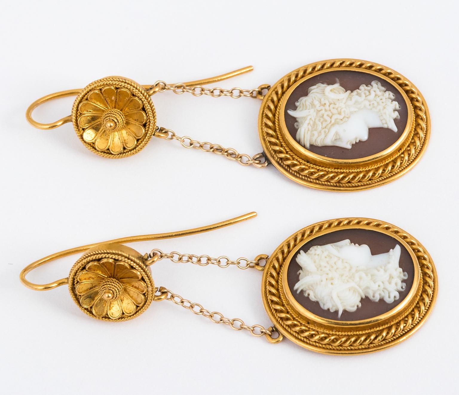 Victorian Etruscan Revival 18 Karat Yellow Gold Sardonyx Cameo Earrings 3