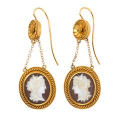 Victorian Etruscan Revival 18 Karat Yellow Gold Sardonyx Cameo Earrings