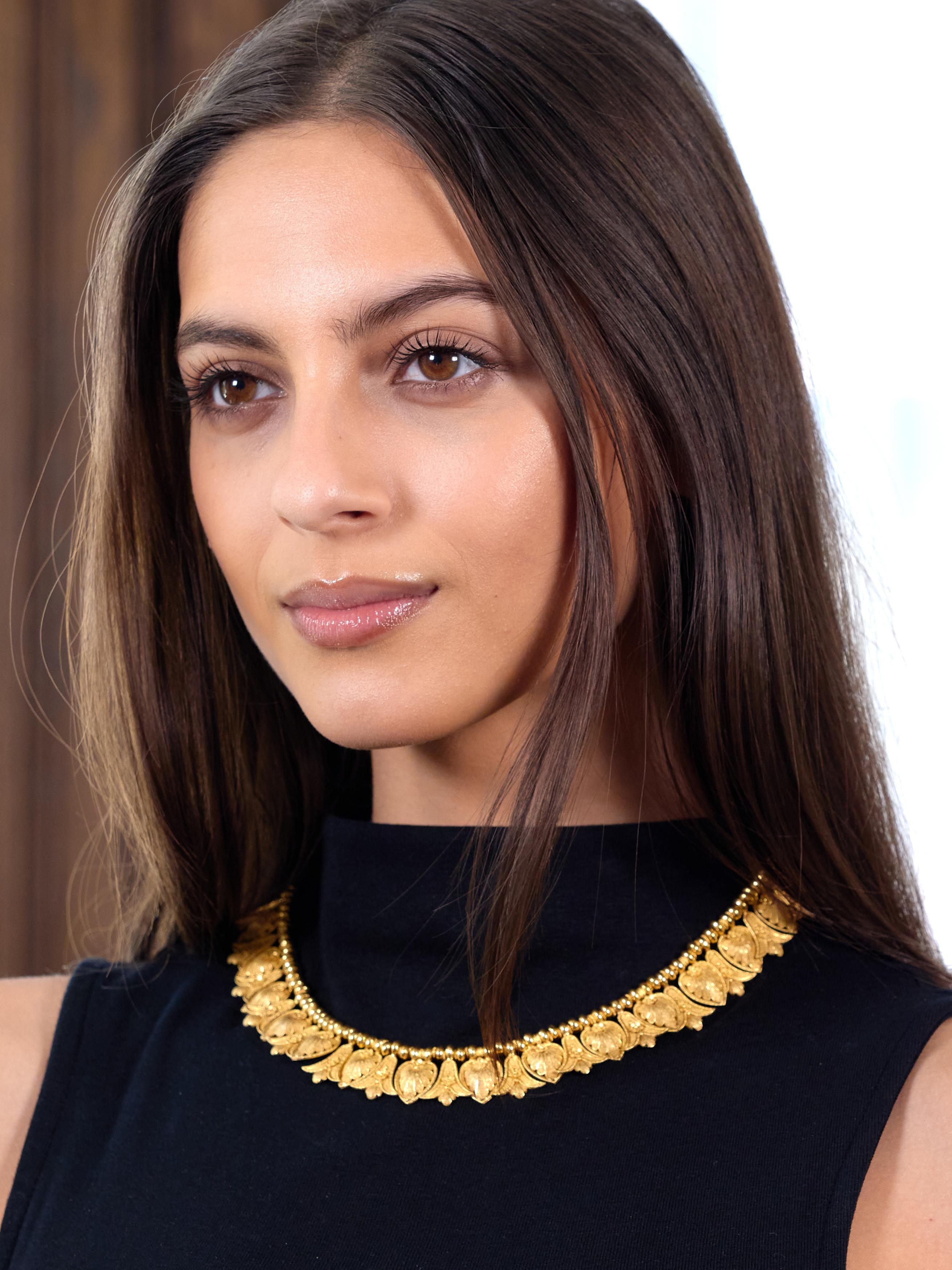 Collana vittoriana Etruscan Revival in oro 18 carati con frange di palme e loto in vendita 6