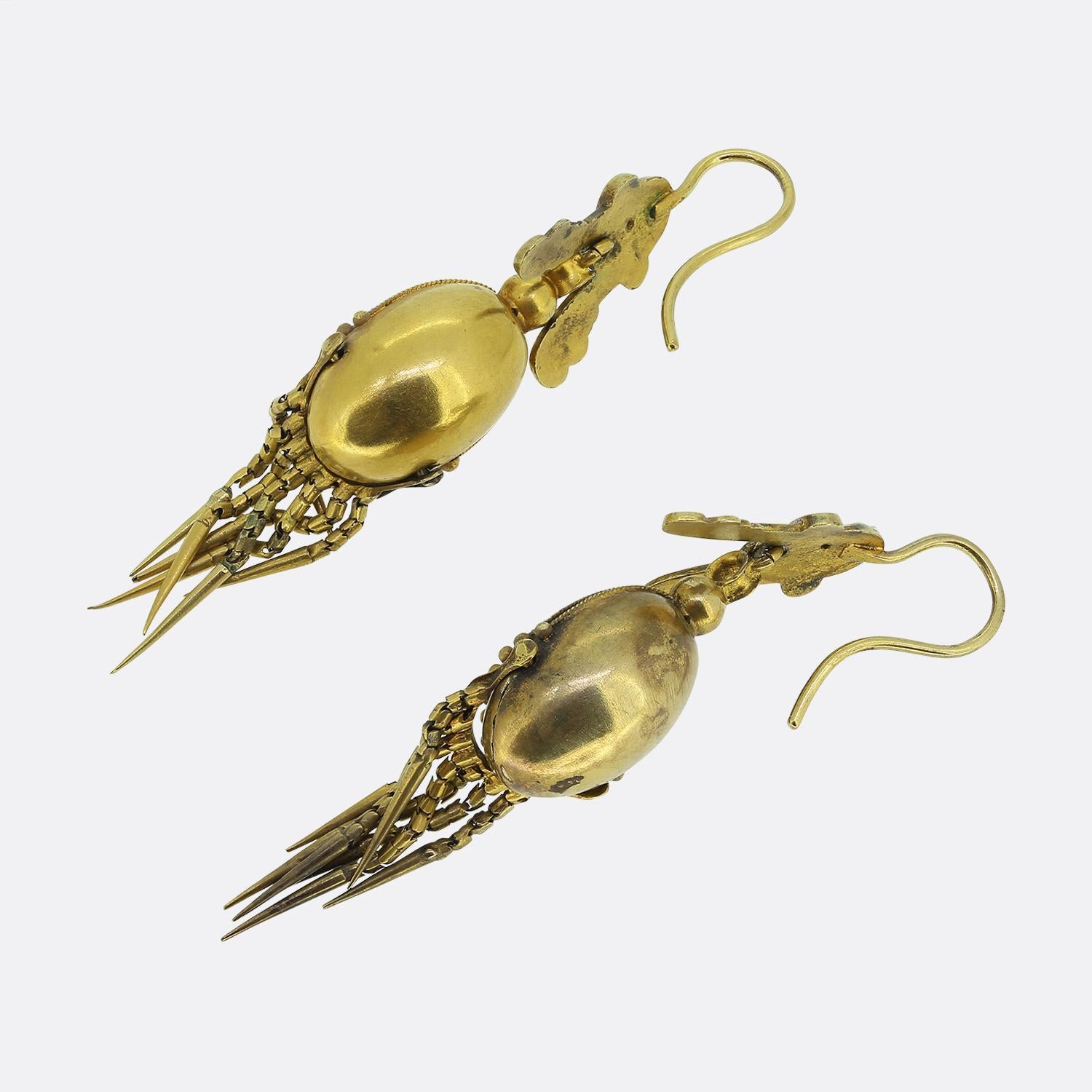 Victorian  Etruscan Revival Drop Earrings In Good Condition In London, GB