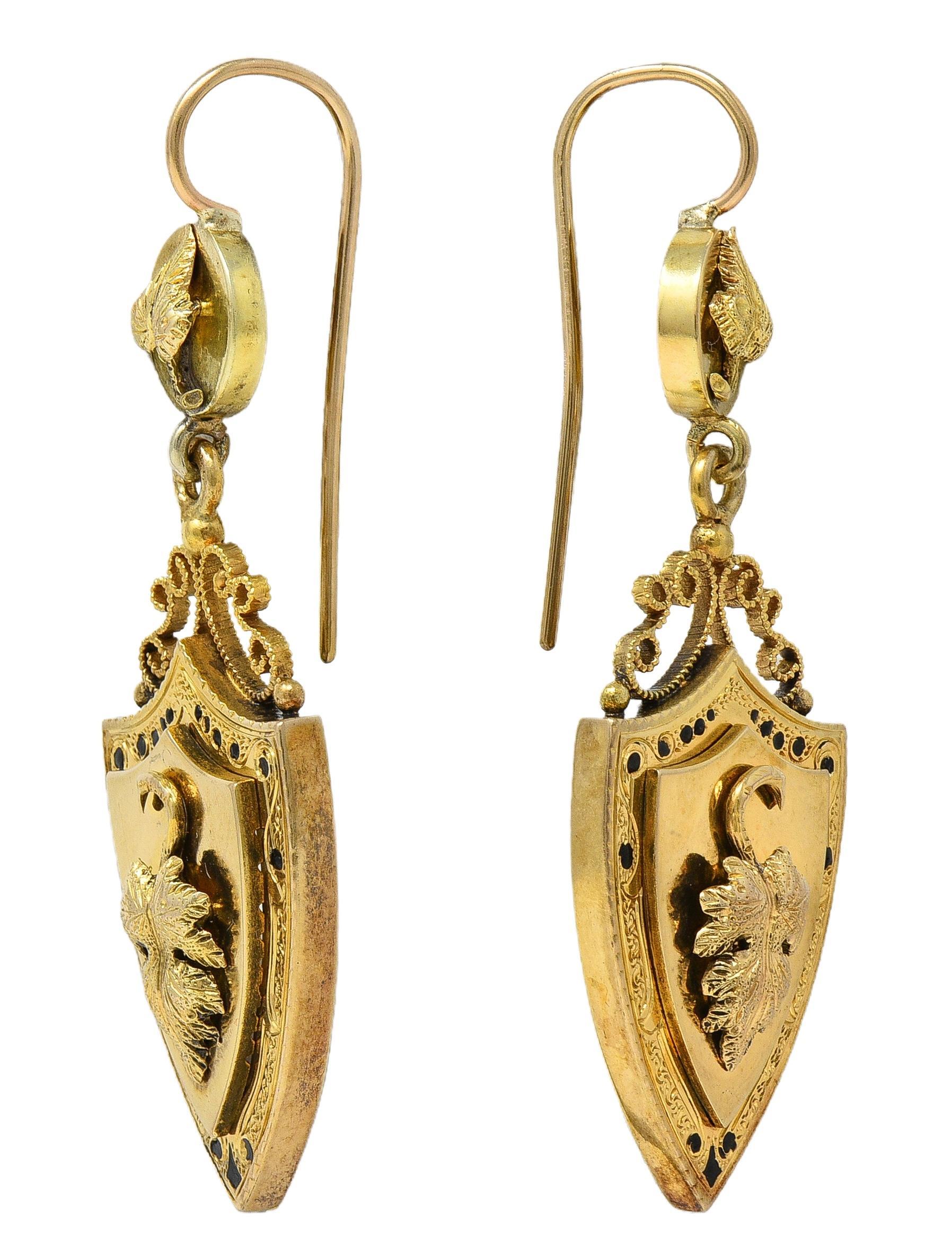Vittoriano Orecchini a goccia vittoriani in oro giallo 14K con smalto etrusco revival e fogliame antico in vendita