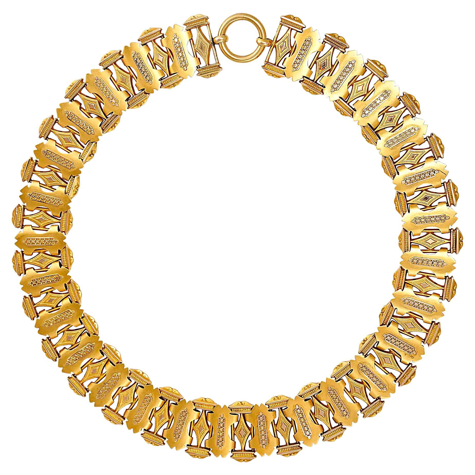 Collare vittoriano etrusco revival inglese con catena a libro in oro 15 KT