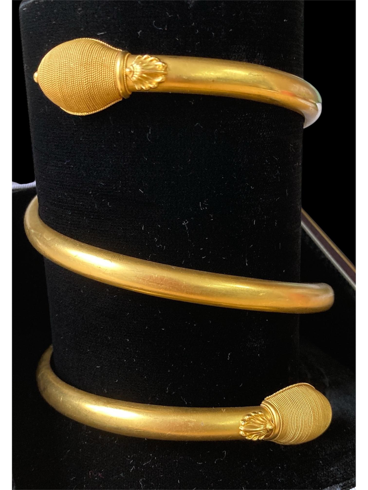 Brassard victorien en or de style néo-étrusque Unisexe en vente