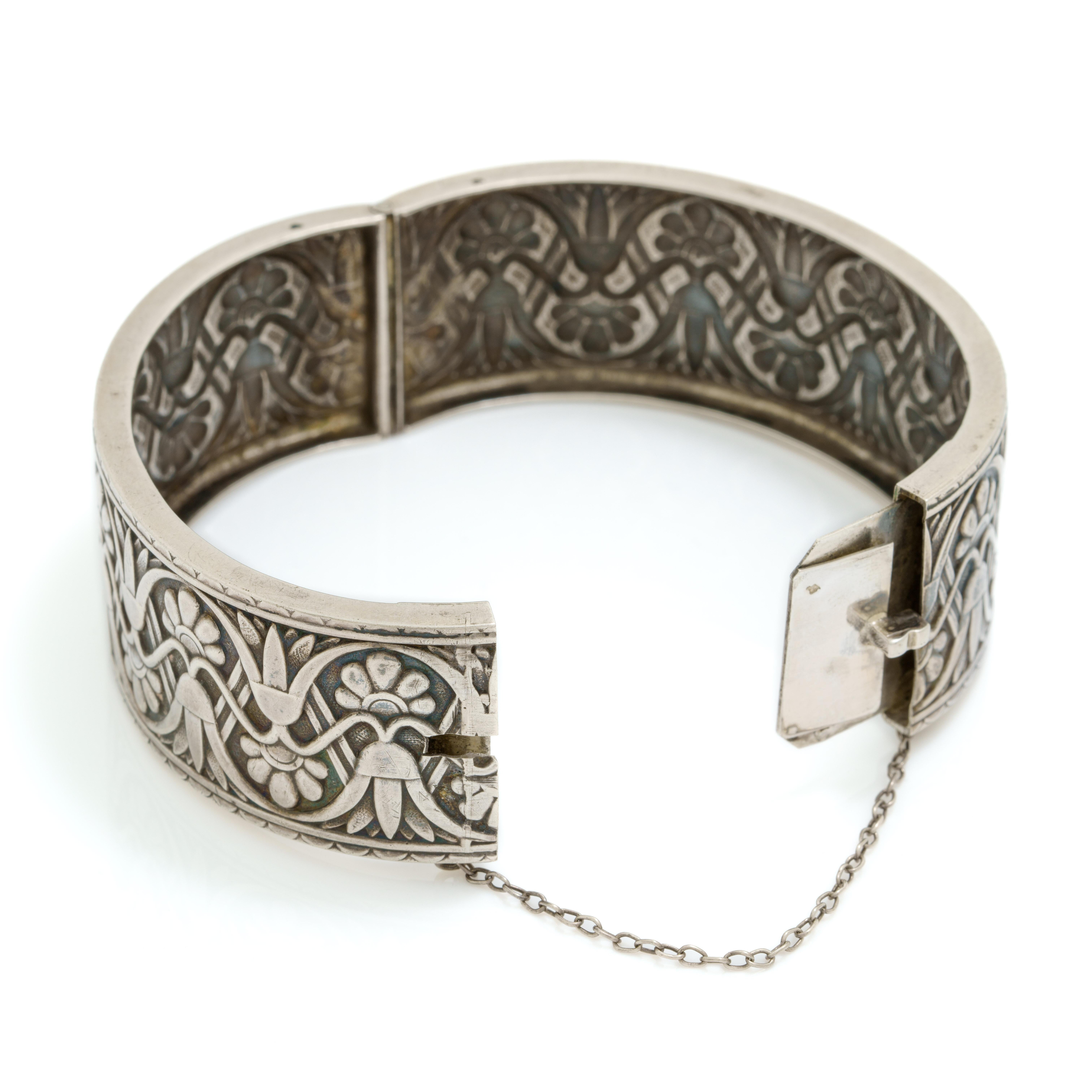 Victorian Etruscan Revival Silver Statement Bangle For Sale 1