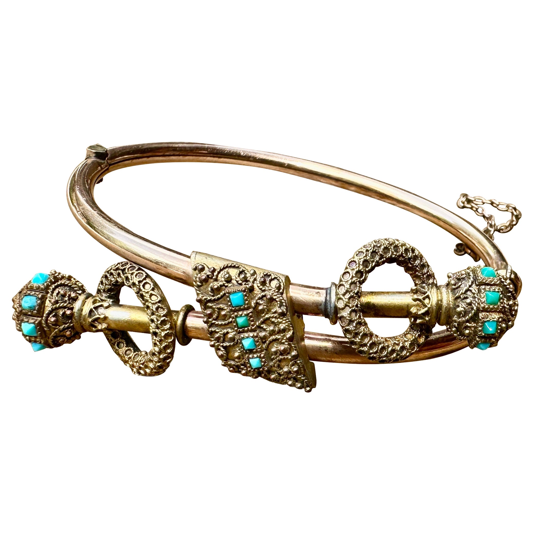 Bracciale rigido vittoriano in stile etrusco, in turchese con placcatura in oro, risalente al 1870 circa in vendita