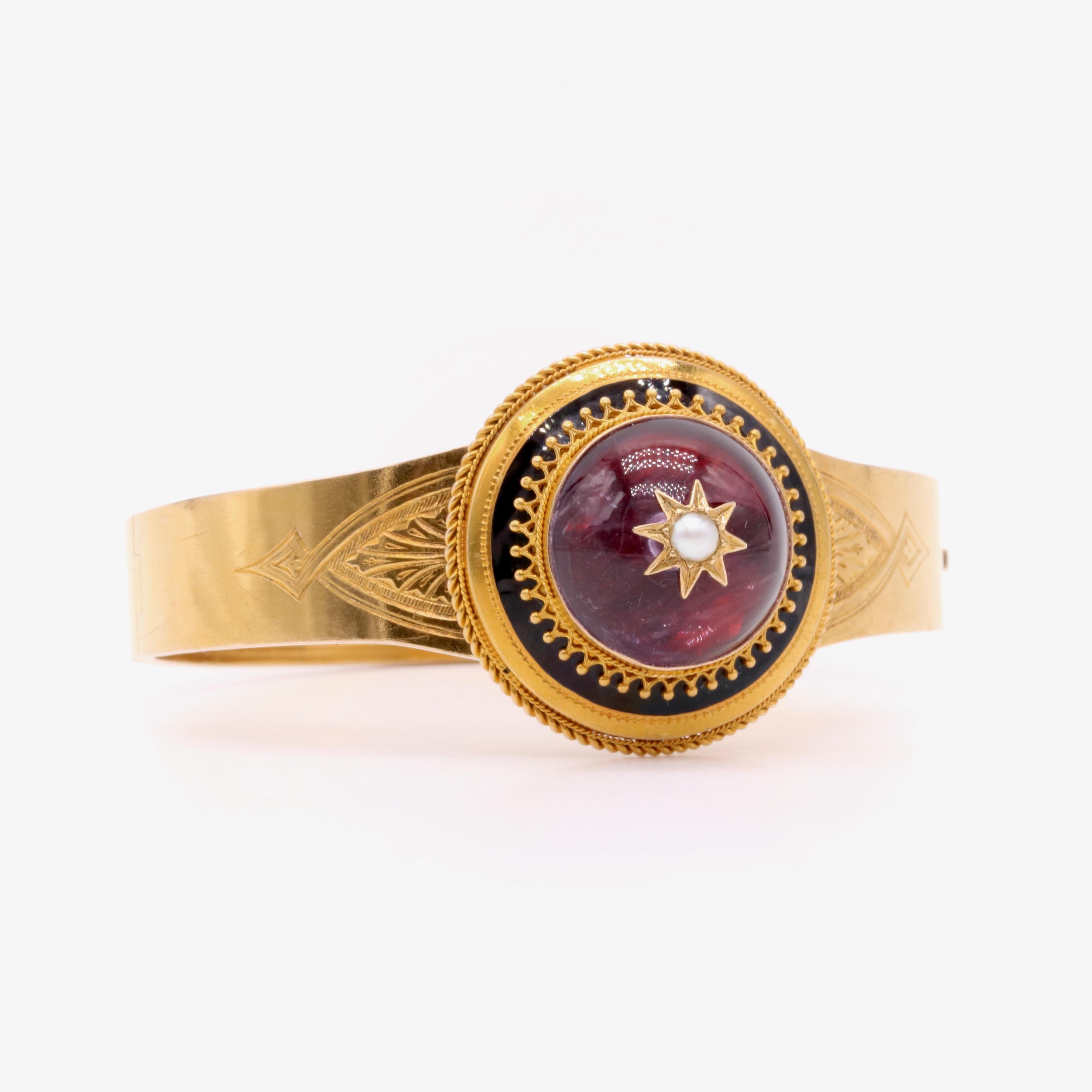 Viktorianischer Armreif im etruskischen Stil aus 18 Karat Gold mit 13 Karat Amethyst, Perle und schwarzer Emaille im Angebot 1