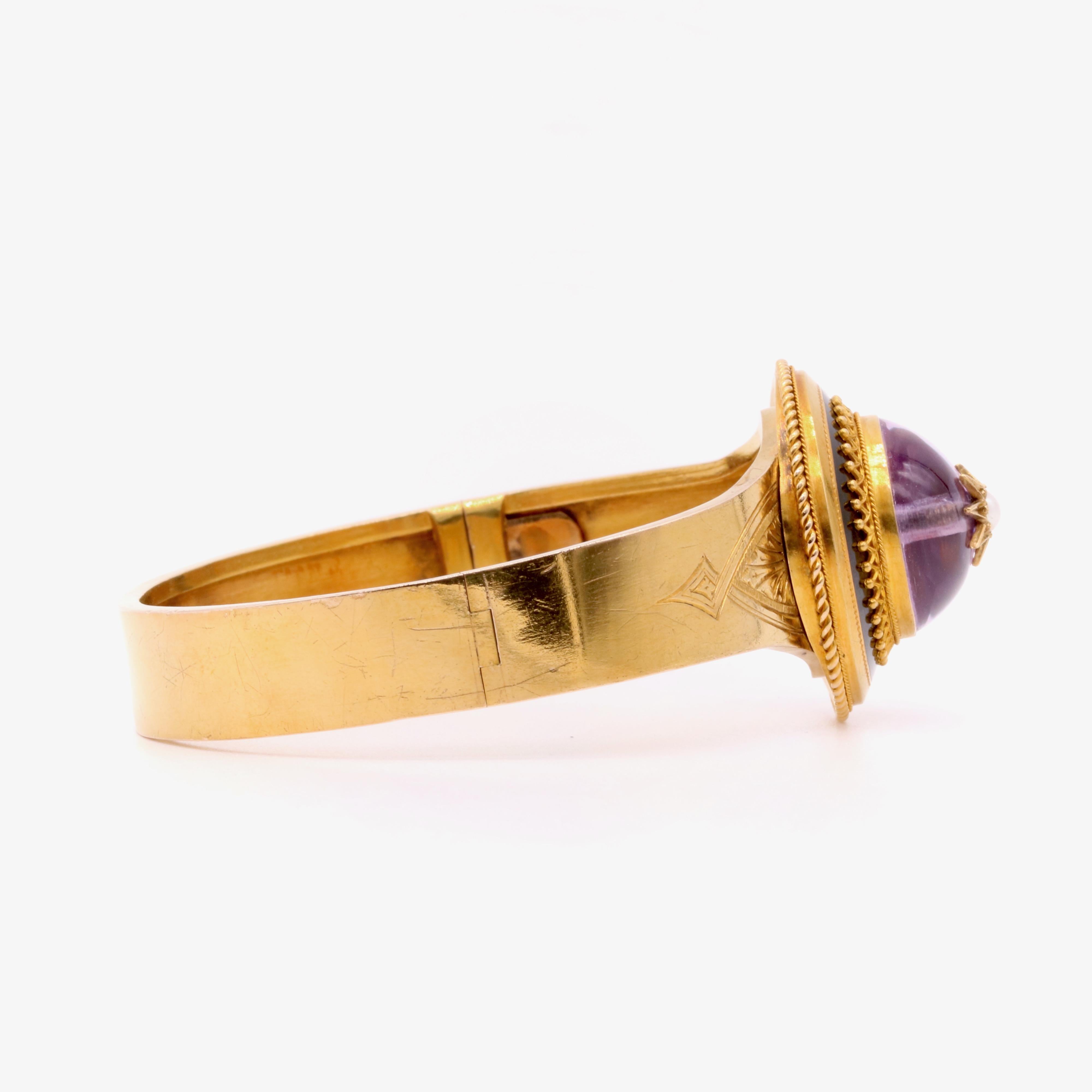 Bracciale vittoriano in stile etrusco in oro 18 carati con ametista, perle e smalto nero in vendita 1