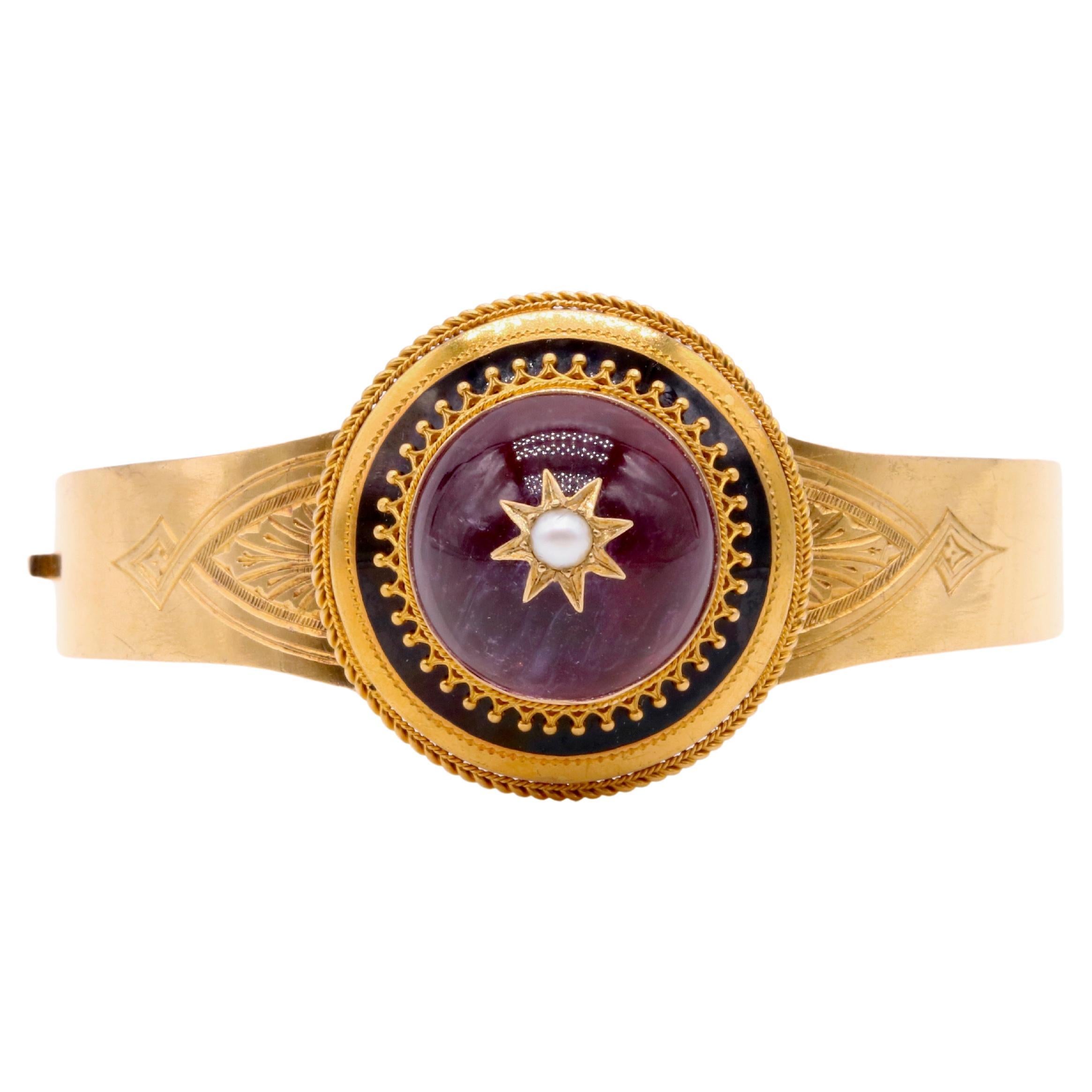 Viktorianischer Armreif im etruskischen Stil aus 18 Karat Gold mit 13 Karat Amethyst, Perle und schwarzer Emaille im Angebot