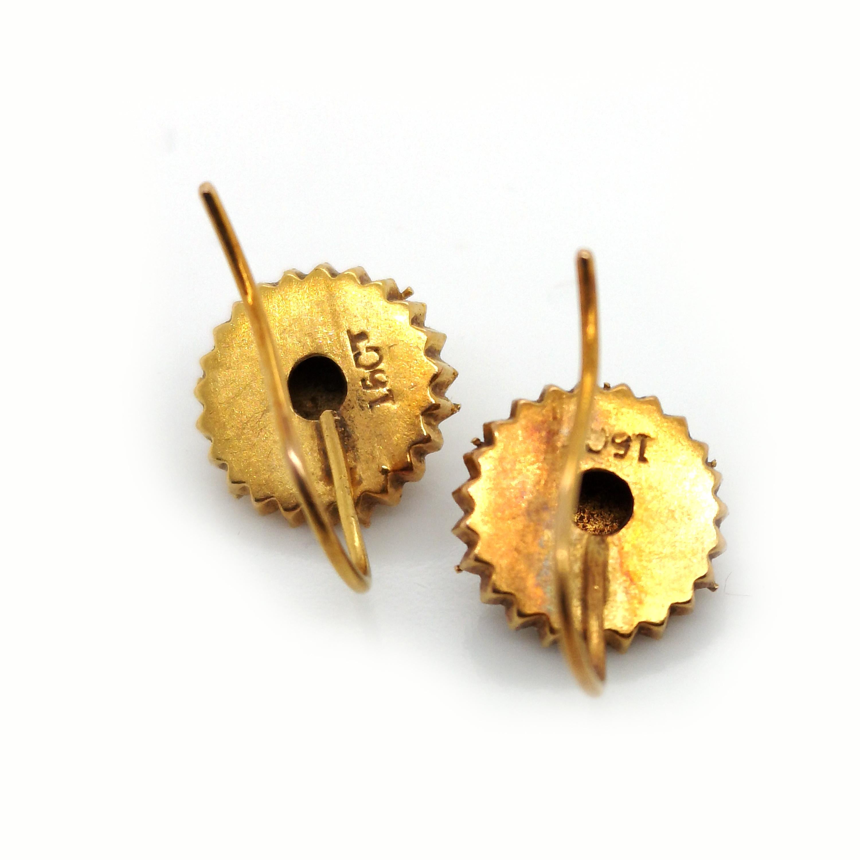 Victorian Etruscan Style Brooch And Earrings Gold Suite, Circa 1875 For Sale 1