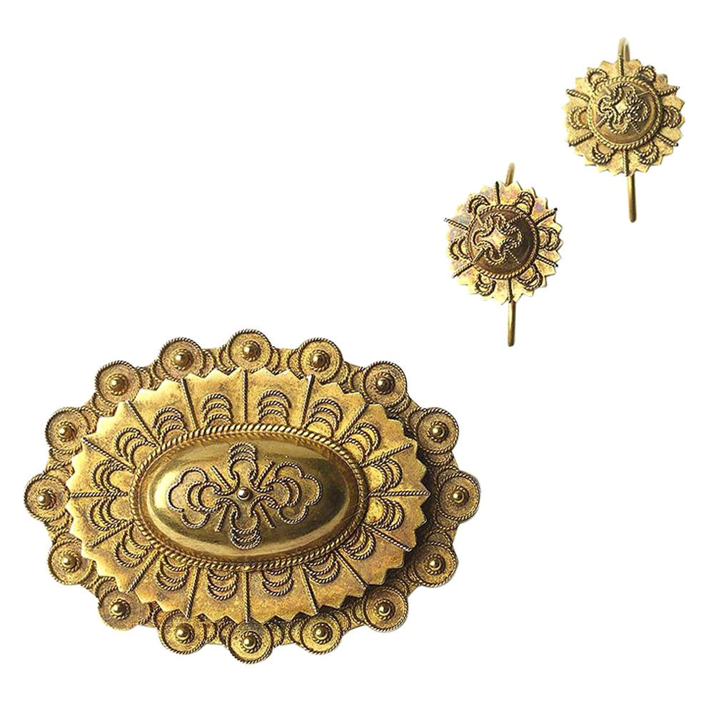 Victorian Etruscan Style Brooch And Earrings Gold Suite, Circa 1875 For Sale