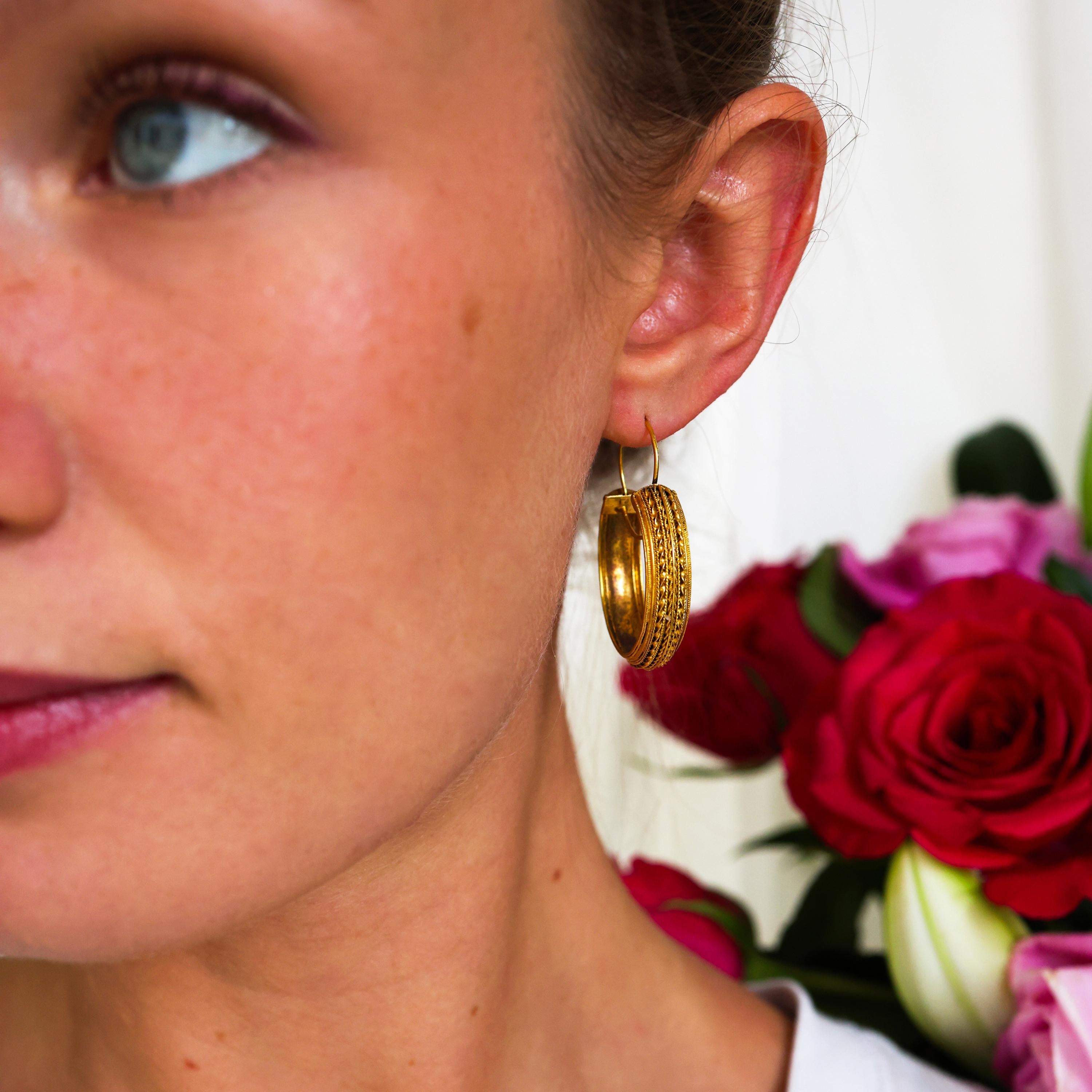 Victorian Etruscan Style Gold Hoop Earrings, Circa 1875 For Sale 4