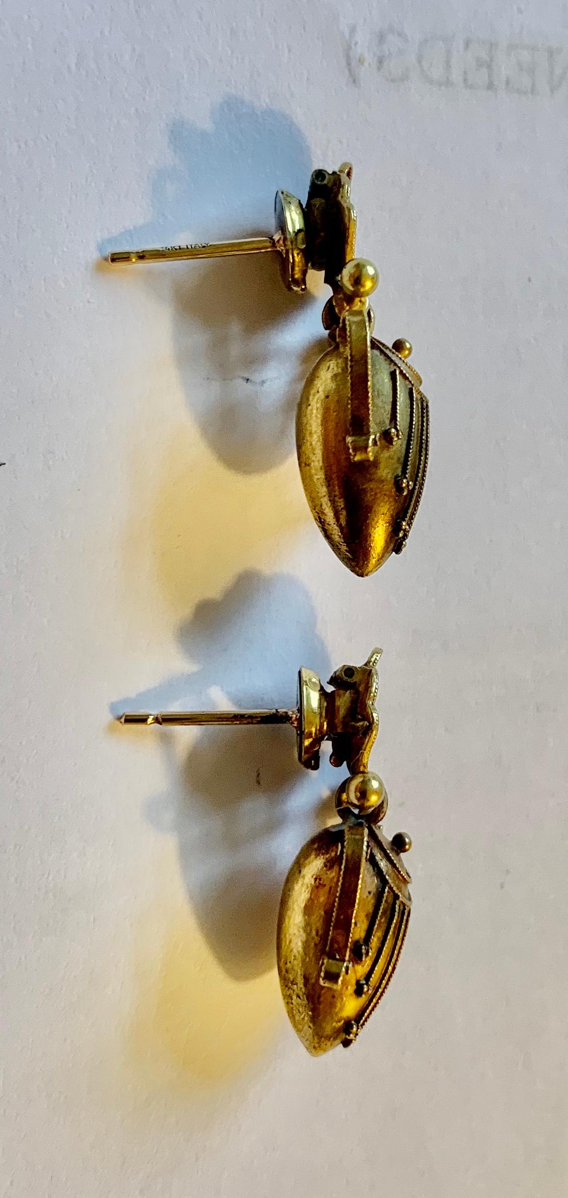 Women's Victorian Etruscan Urn Shell Dangle Drop Earrings 14 Karat Gold, circa 1860 For Sale