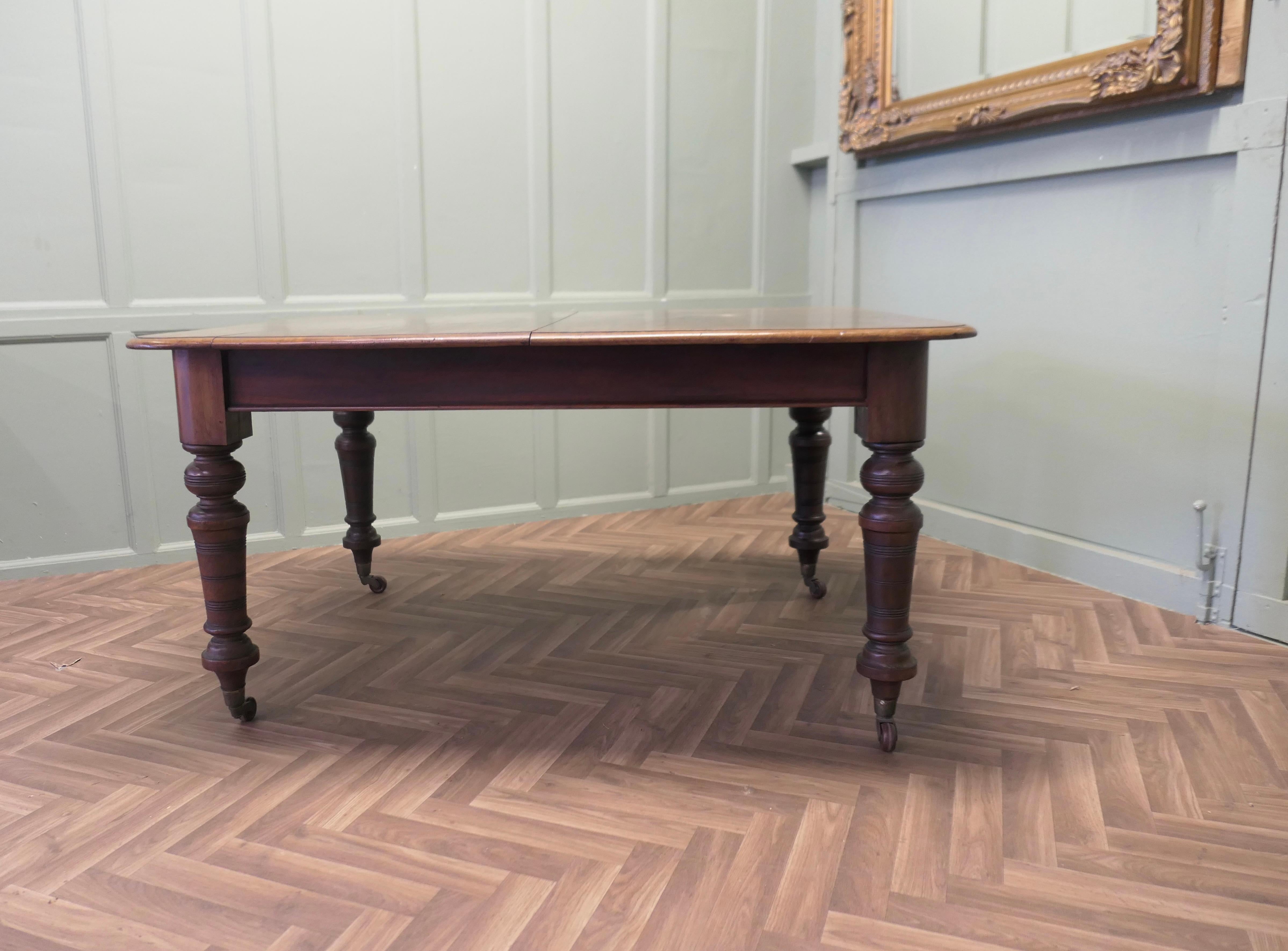 Sapele Wood Victorian Extending Dining Table with 2 Leaves For Sale