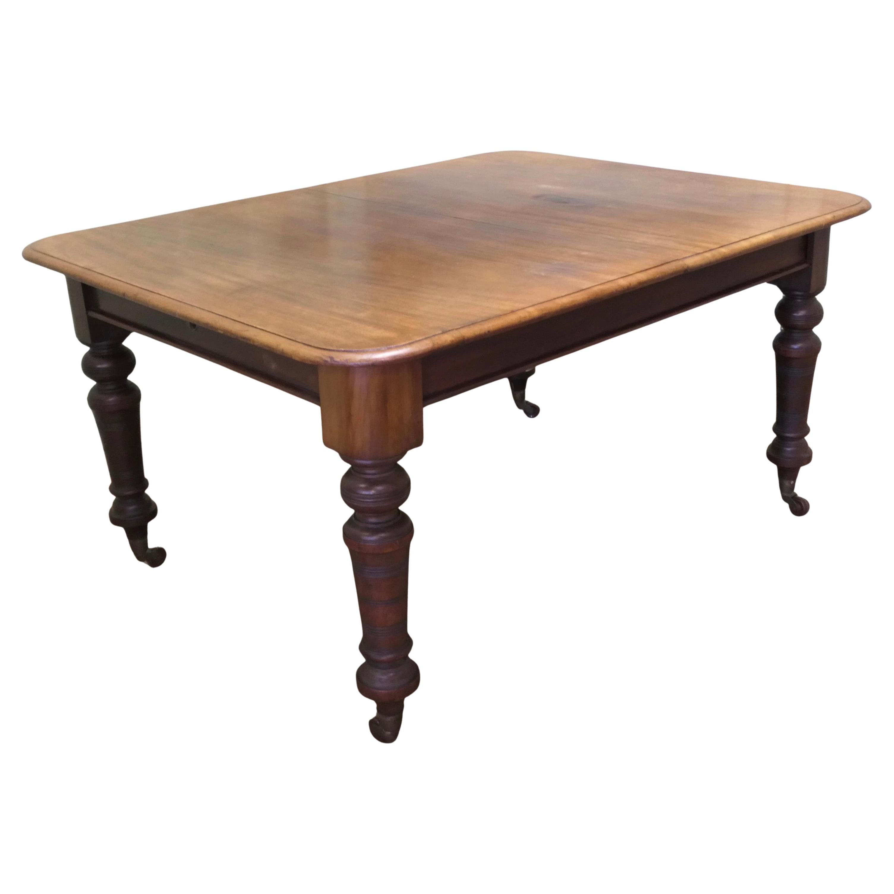 Victorian Extending Dining Table with 2 Leaves For Sale