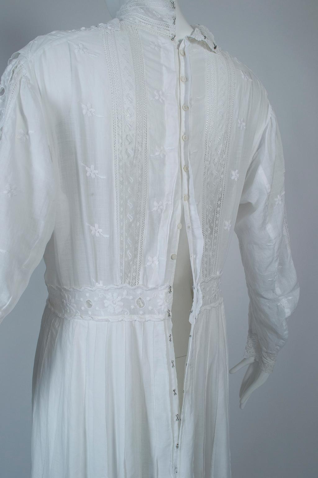Victorian White Eyelet and Lace Shoulder Pleat Afternoon Tea Dress - M, 1880s 8