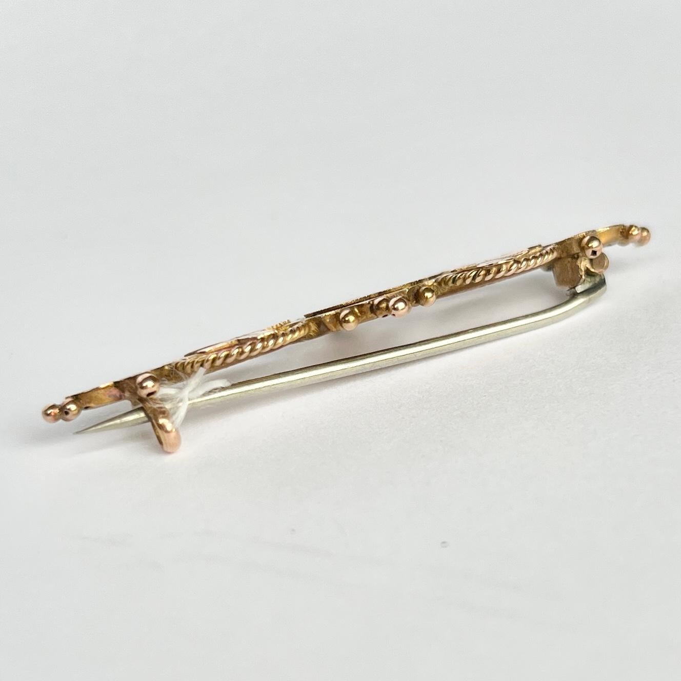 Victorian 'Faith, Hope & Charity' 9 Carat Gold Brooch In Fair Condition For Sale In Chipping Campden, GB