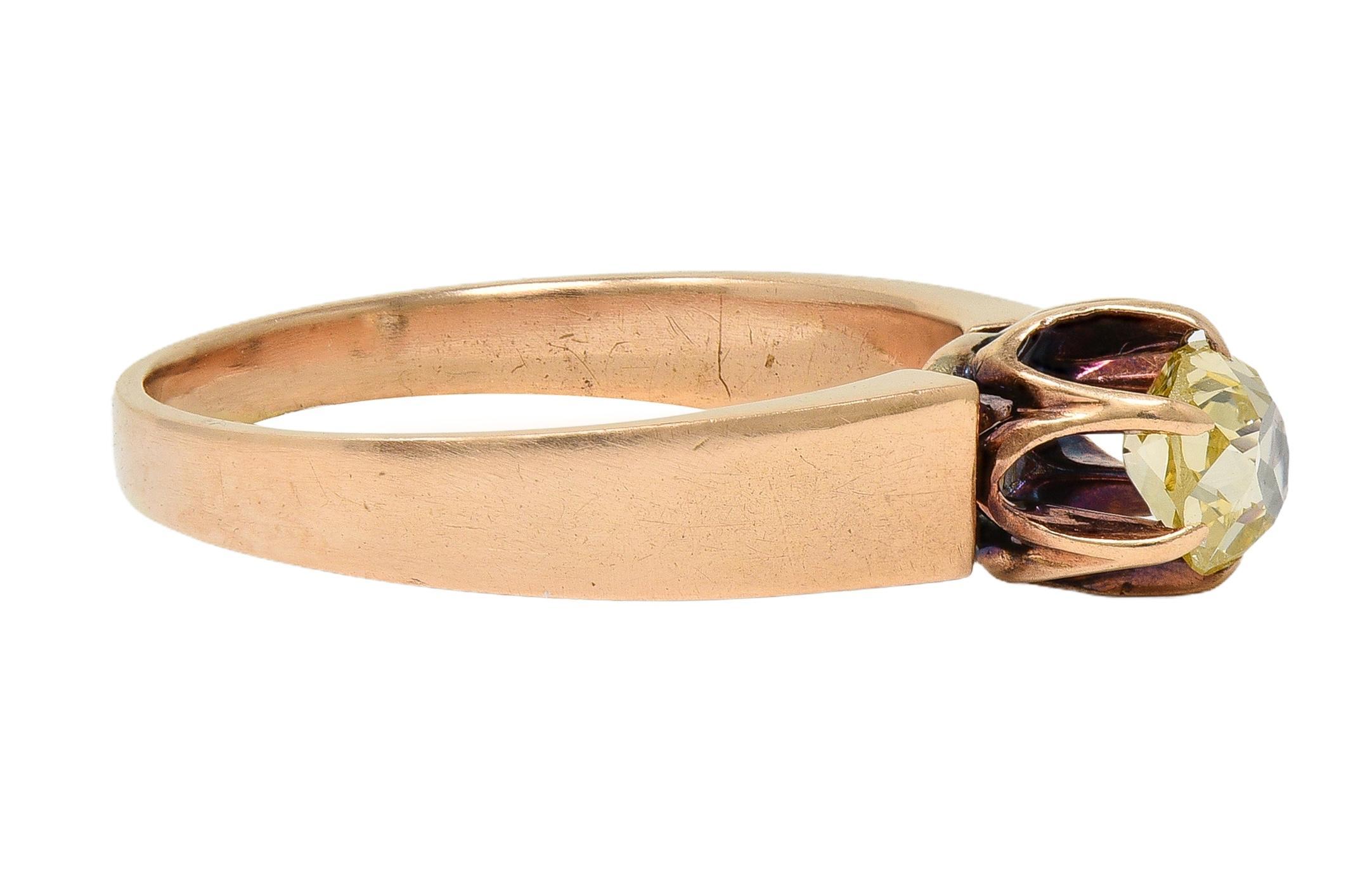 Taille vieille mine Bague de fiançailles victorienne en or 14K avec diamant mine ancienne de couleur jaune clair en vente