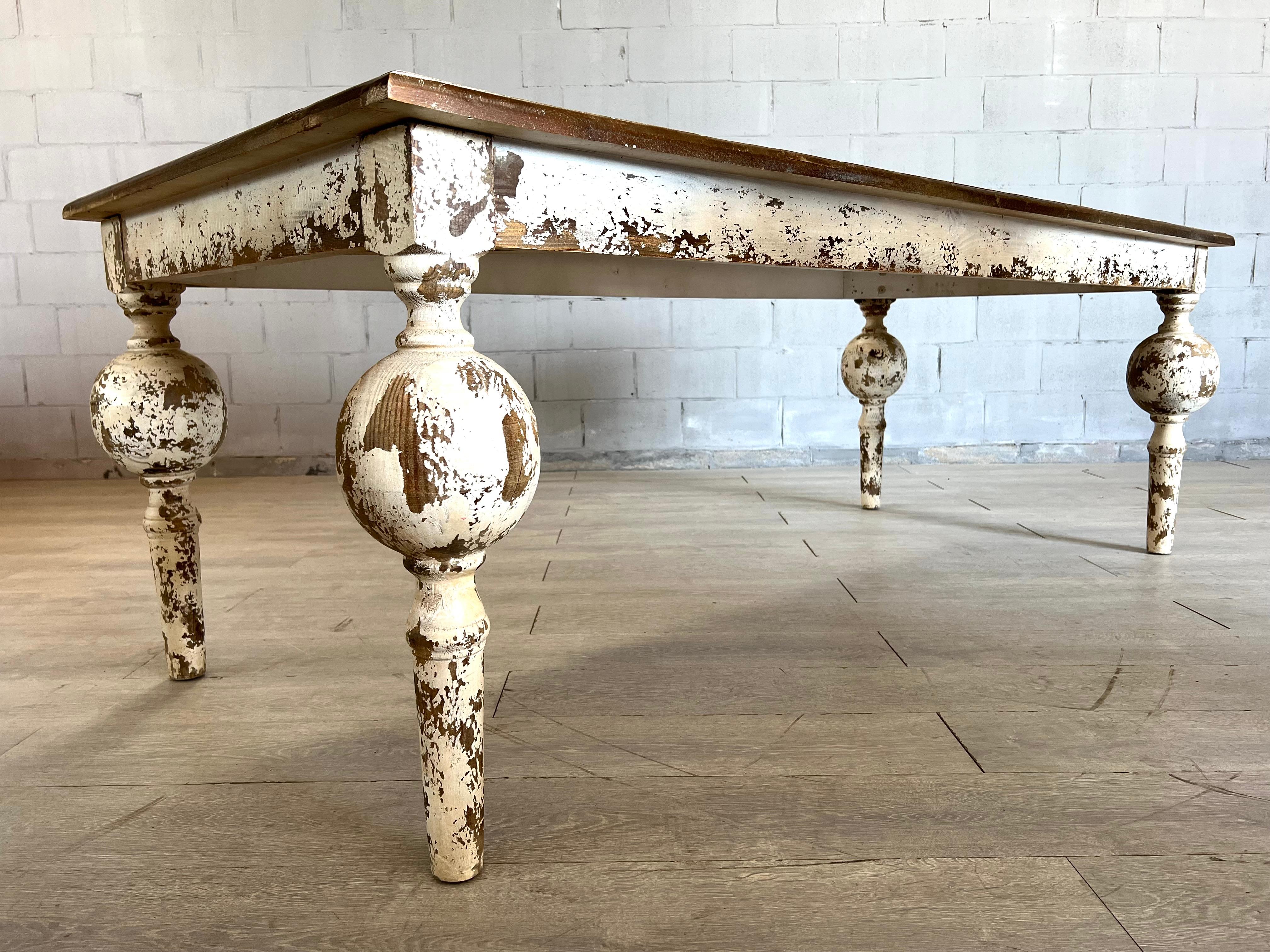Victorian Farmhouse Whitewashed Distressed Wood Dining Table In Good Condition In Bridgeport, CT