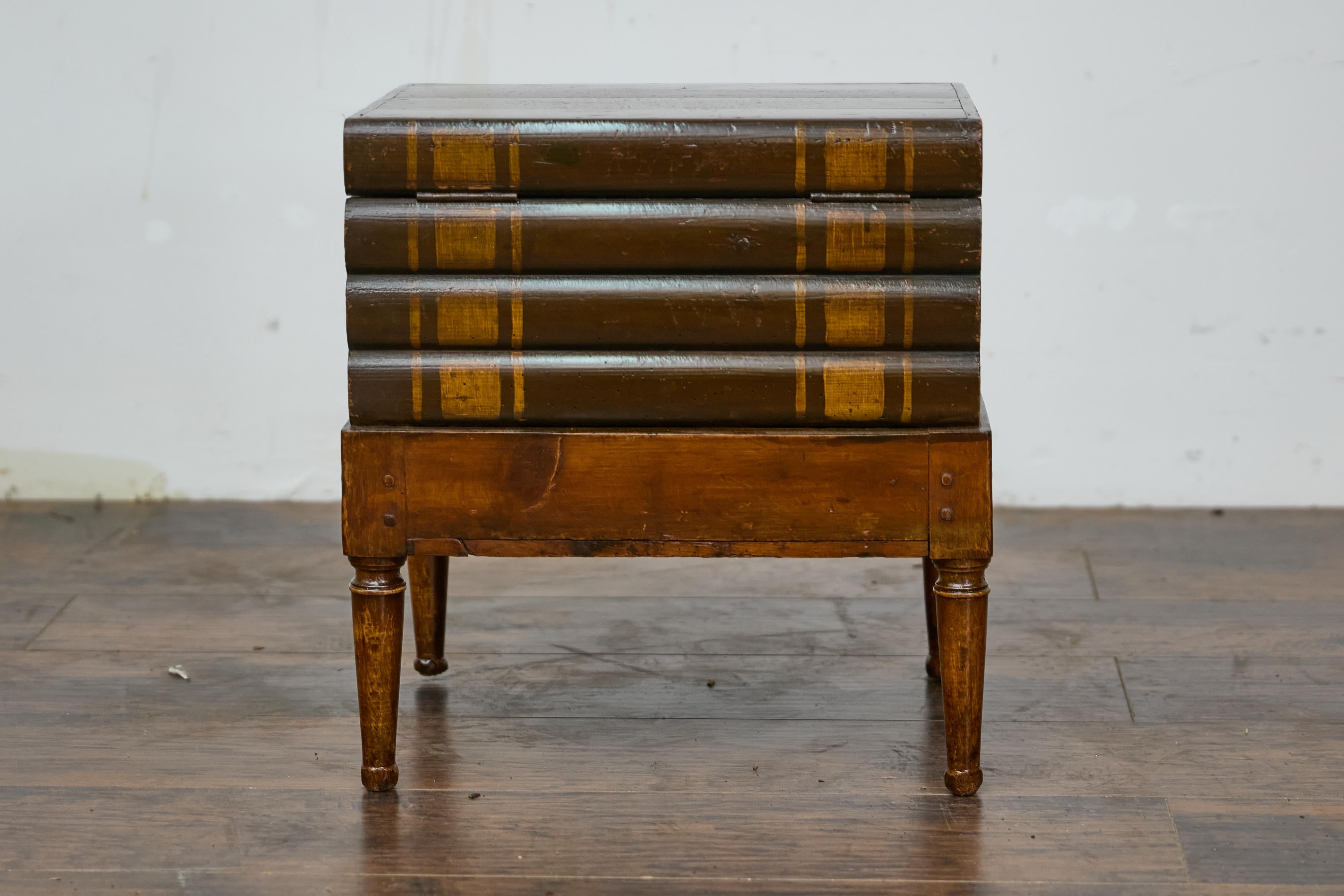 Bois Table de rangement Victorian Faux Book Trunk on Base Table with Storage, 19th Century Accent Piece en vente