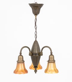 Lustre victorien à 3 branches en verre de style Favrile