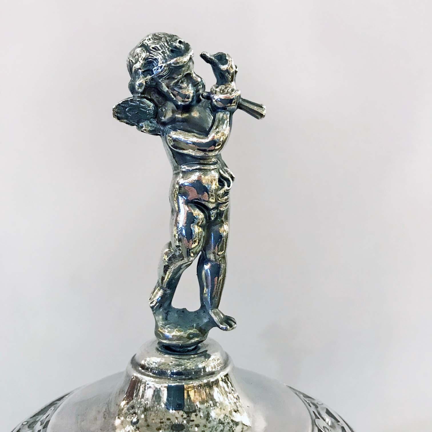 Victorien Centre de table victorien figuratif en métal argenté en vente