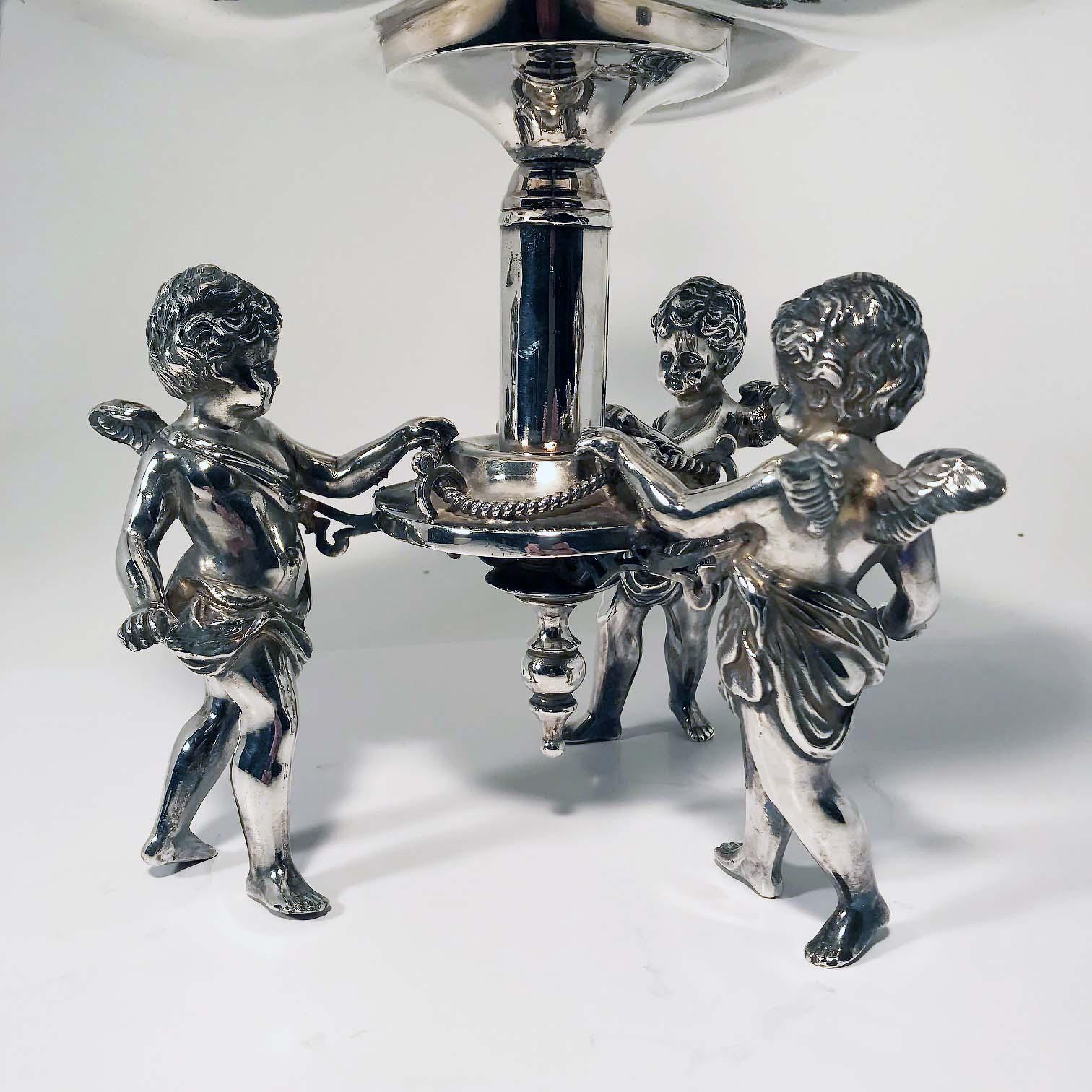 Centre de table victorien figuratif en métal argenté Bon état - En vente à Montreal, QC