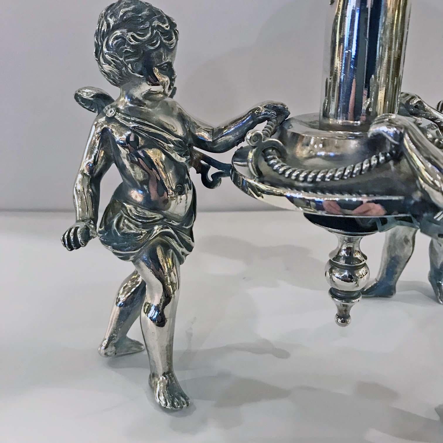 Plaqué argent Centre de table victorien figuratif en métal argenté en vente